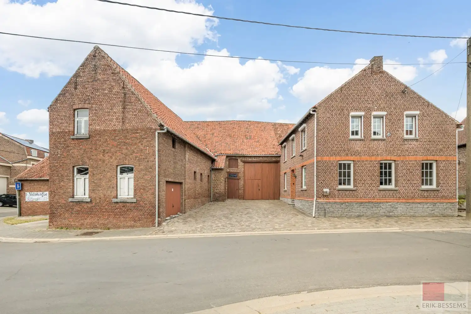 Gedeeltelijk gerenoveerde (vierkants)hoeve, met een potentieel woonoppervlakte van 547m² gelegen op een perceel van 1366m². foto 29