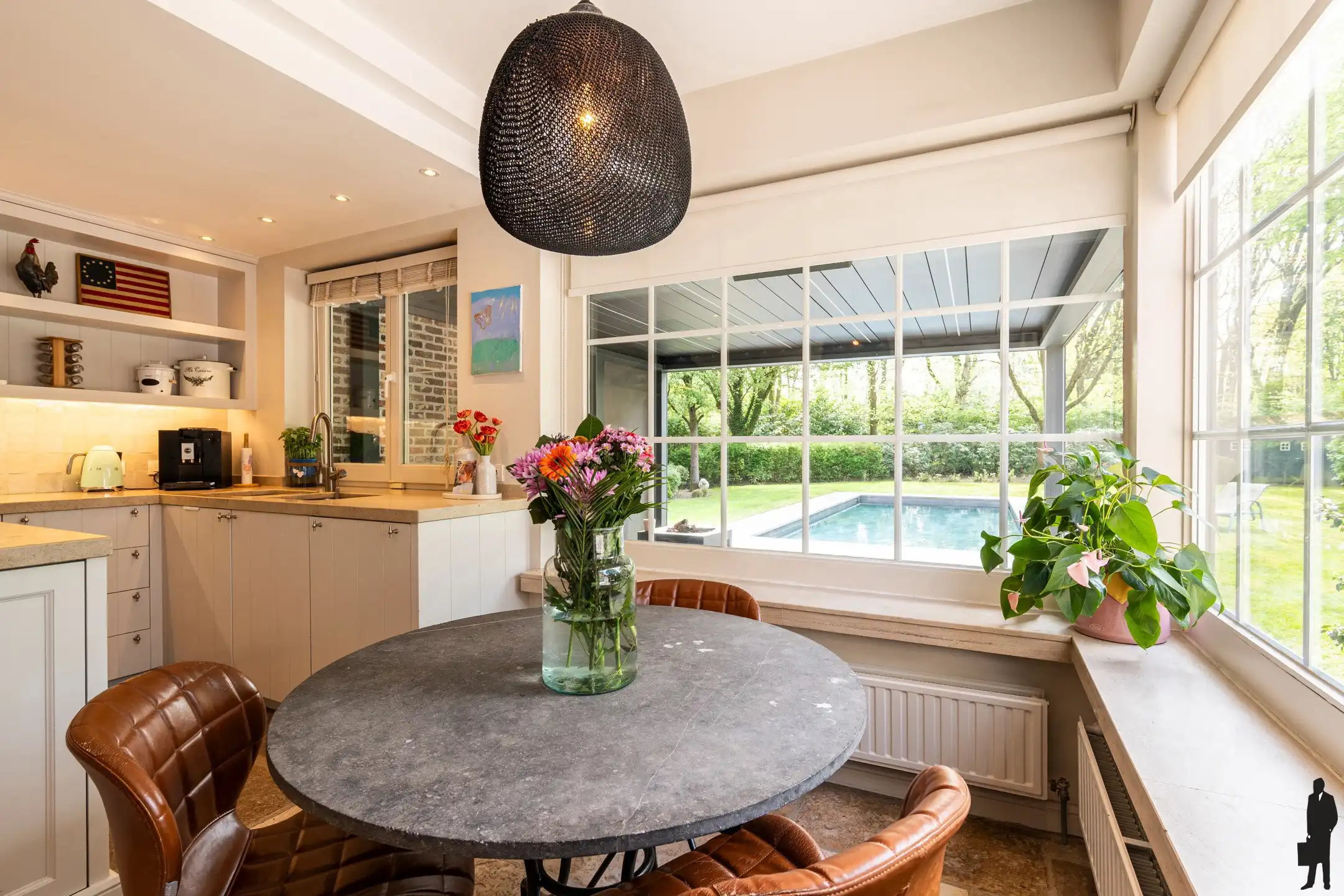 Exclusieve villa met zwembad in doodlopende straat foto 15