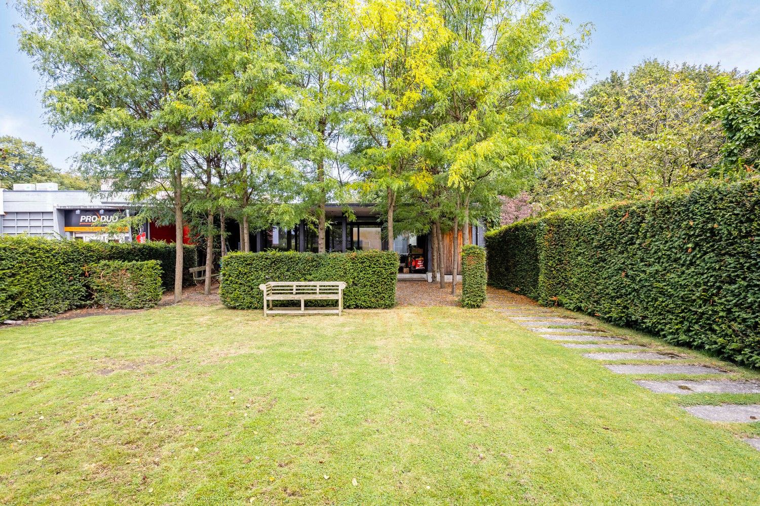 Ruime instapklare gezinswoning met leuke privatieve tuin te Mortsel foto 34