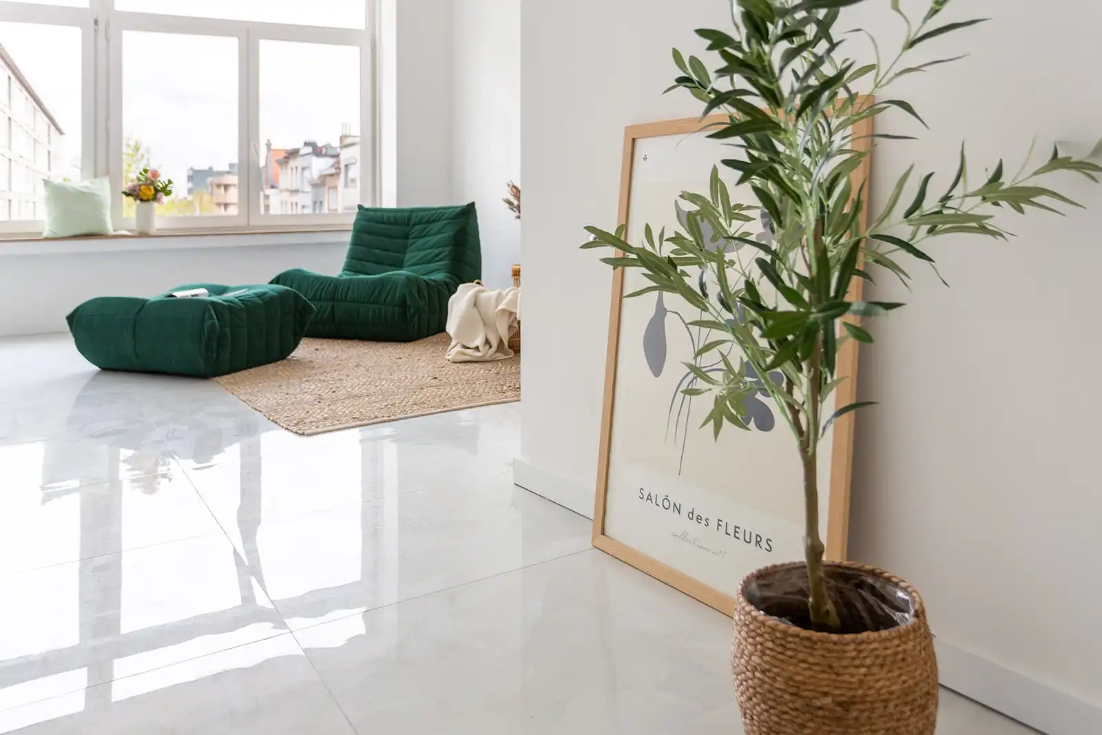 Recent gerenoveerd app. met 2 slpks en 2 terrassen foto 3