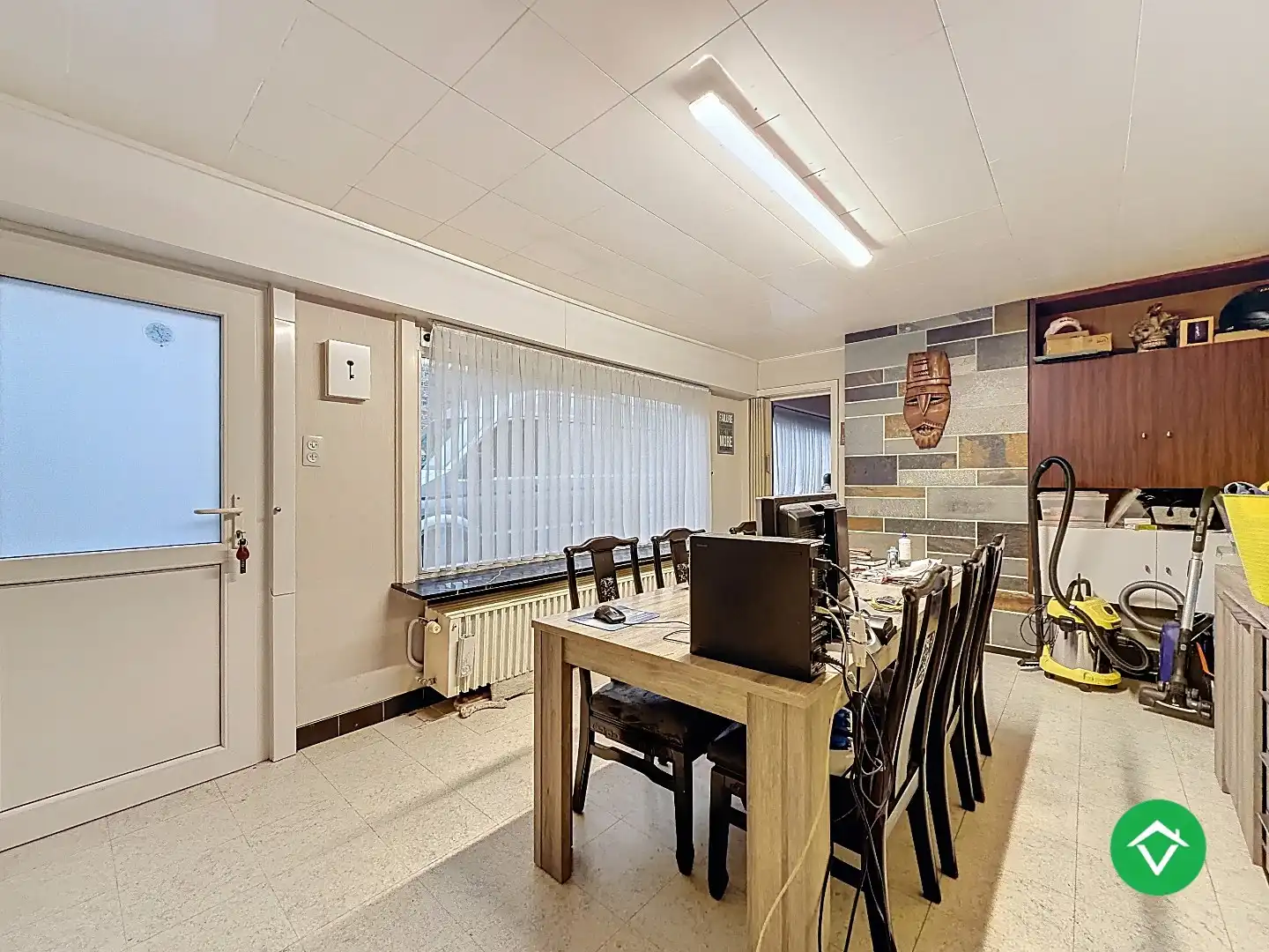 Ruime woning met 4 slaapkamers en terras te Ichtegem foto 5