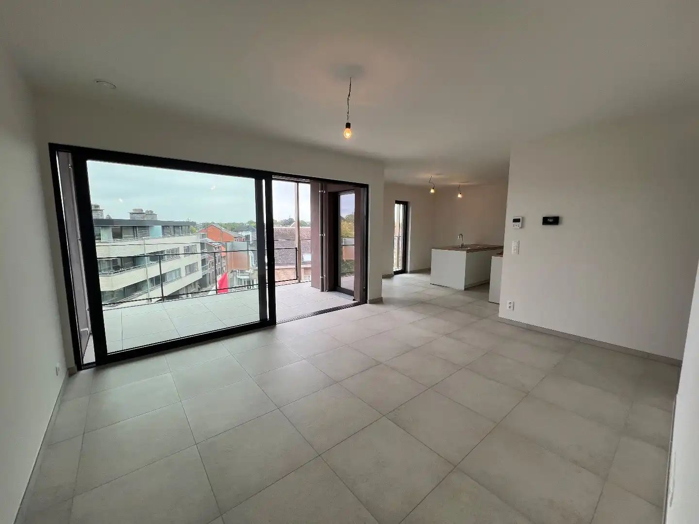 Luxe nieuwbouw appartement, 83m² met ruim terras , 2 slpk op toplocatie foto 3