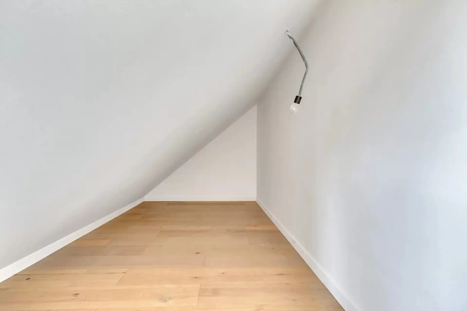 Eigentijdse woning met tuin in rustige omgeving foto 18