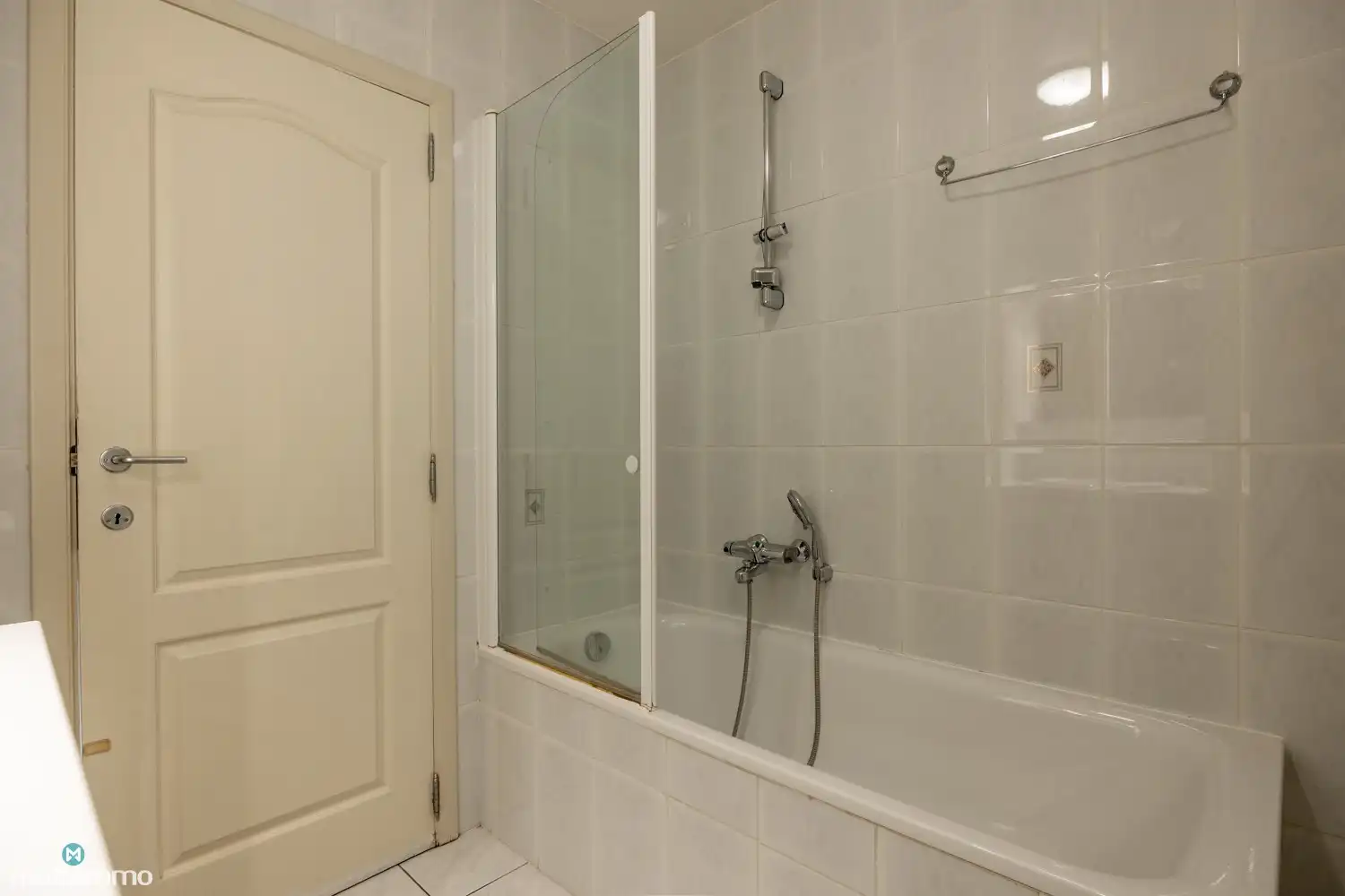 INSTAPKLAAR APPARTEMENT MET 2 SLAAPKAMERS, 3 BALKONS, ZOLDERBERGING (+ OPTIONEEL:  CREËREN VAN AUTOSTAANPLAATS) foto 17