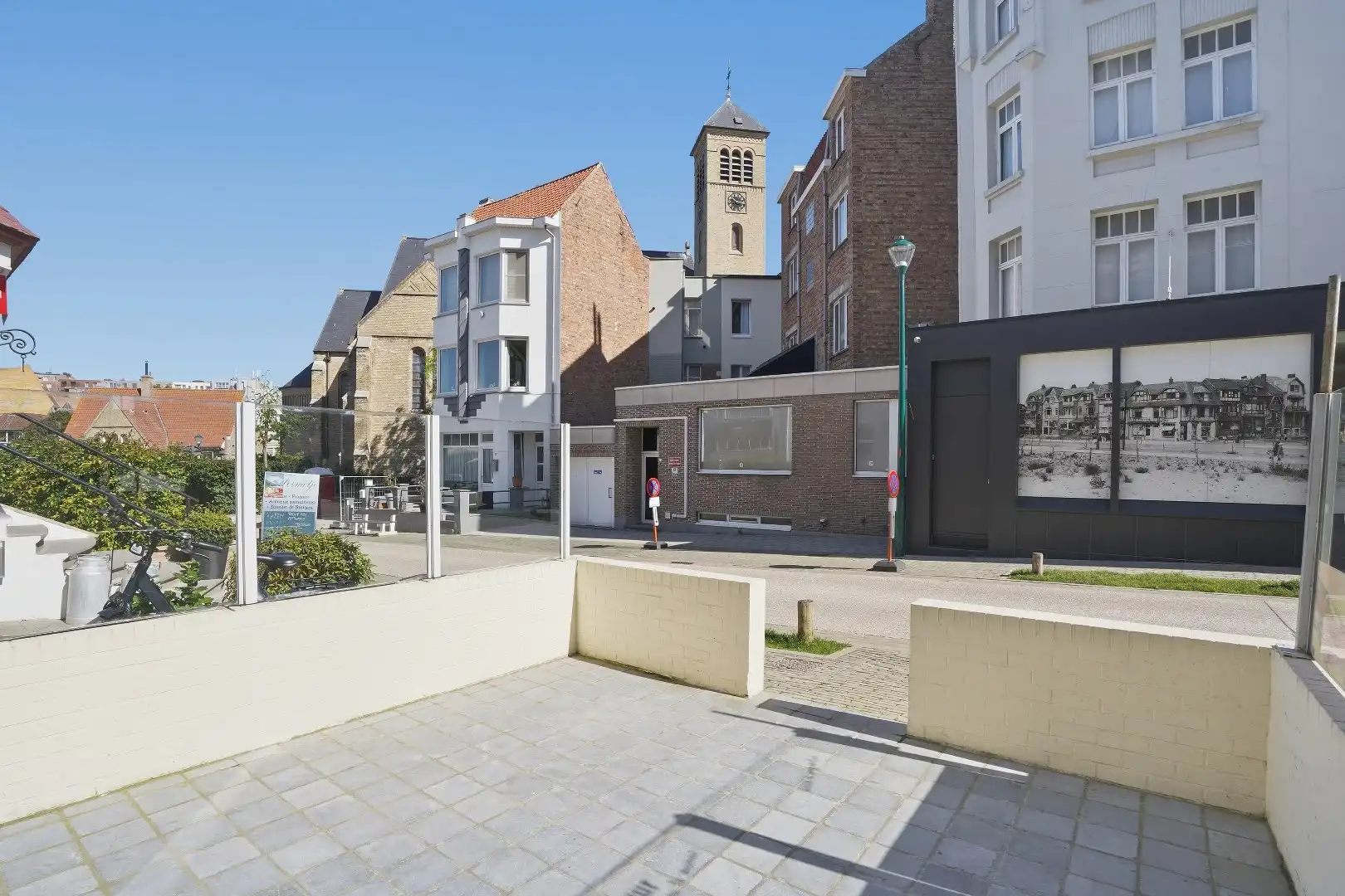 Goed gelegen gebouw op 117m² te De Panne bestaande uit een handelsruimte en woonst.  foto 3