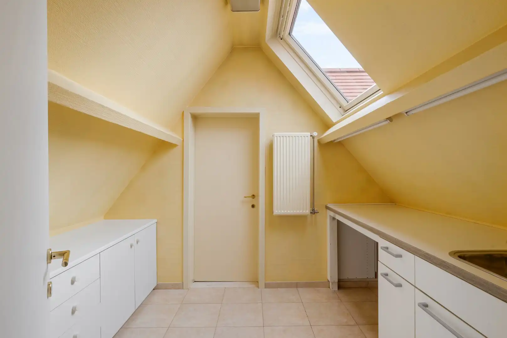 Stijlvolle villa met 5 slaapkamers op mooi perceel van 1325m² foto 18