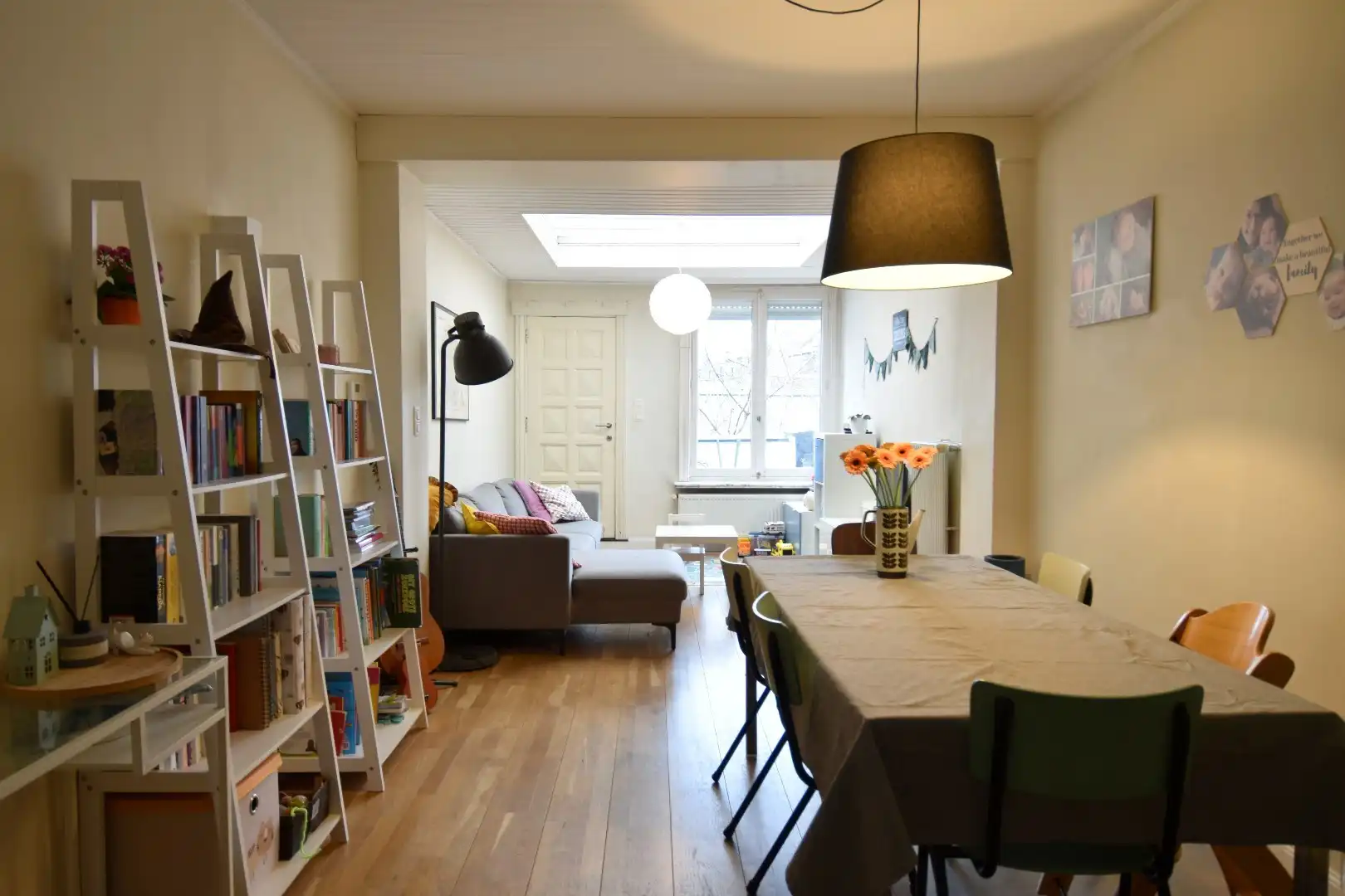 Charmante stadswoning met polyvalente ruimte (48,5 m²) en westgericht terras in hartje Kortrijk foto 2