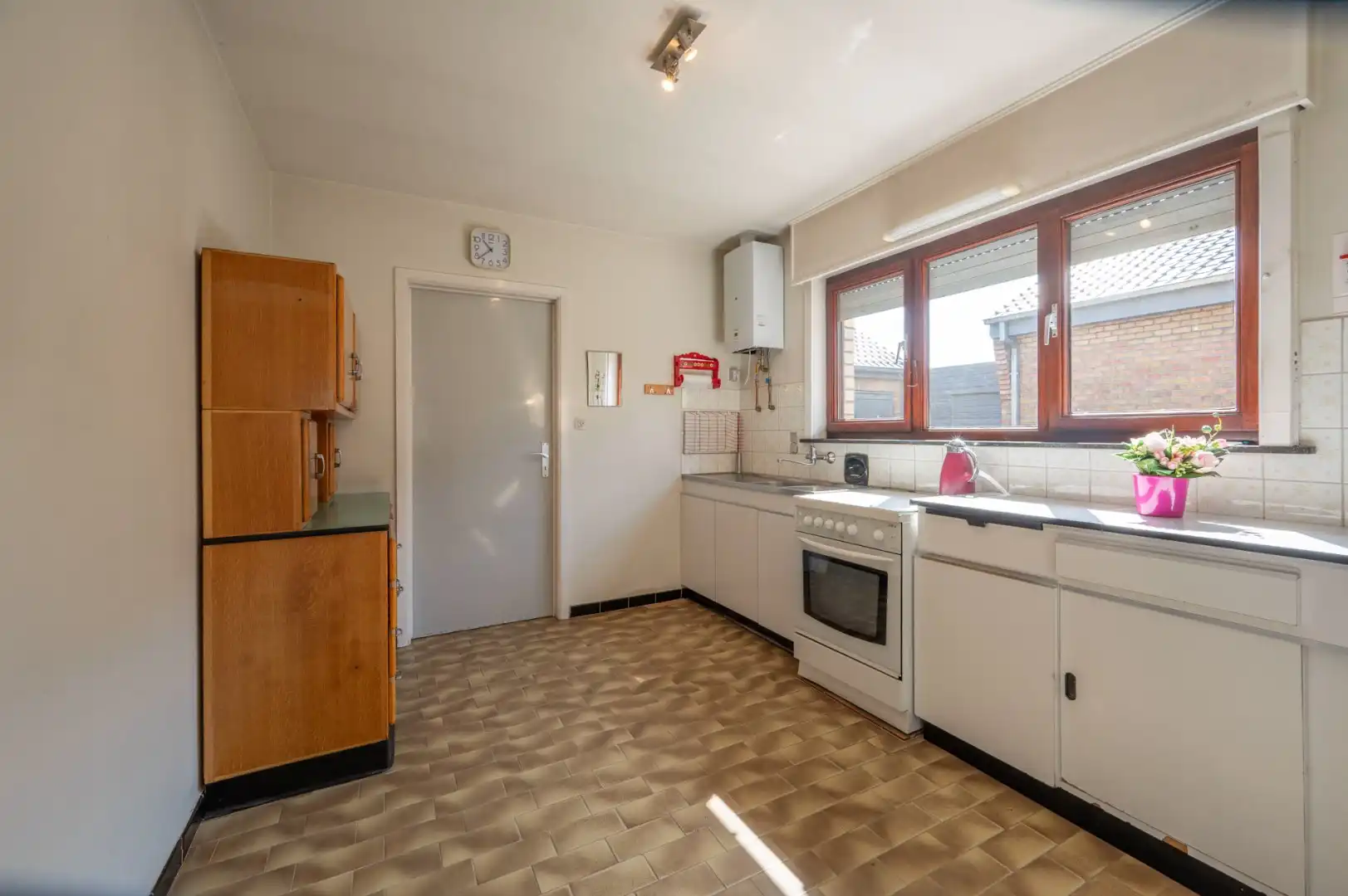 Charmante gelijkvloerse woning met tuin in Koolkerke. foto 4
