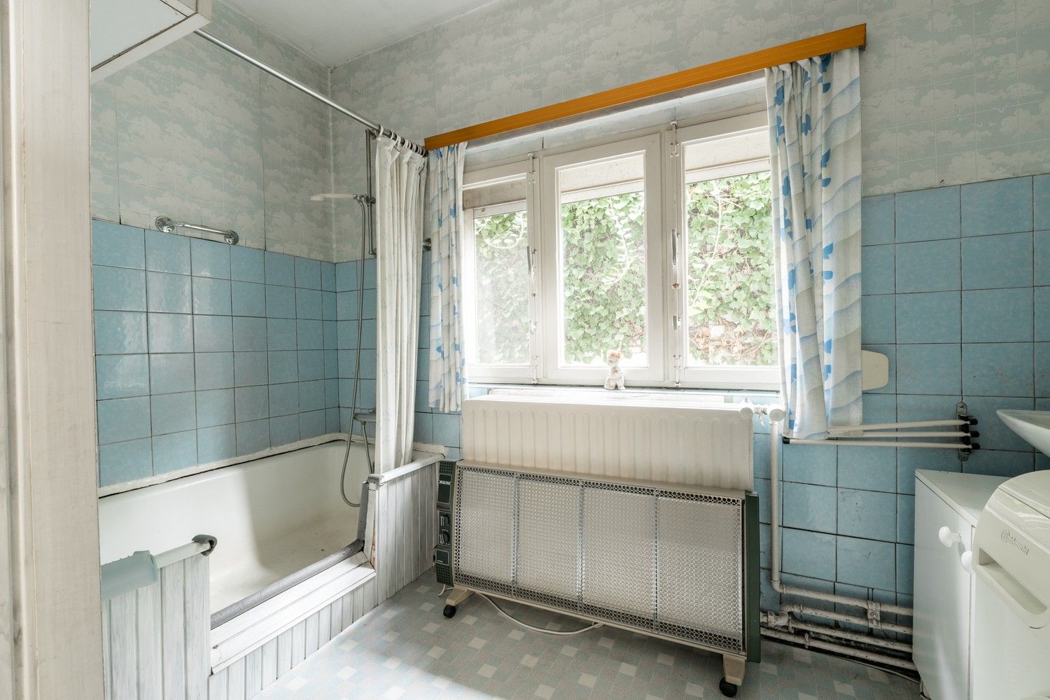 Karaktervolle woning met potentieel op toplocatie in het centrum van Hechtel foto 13