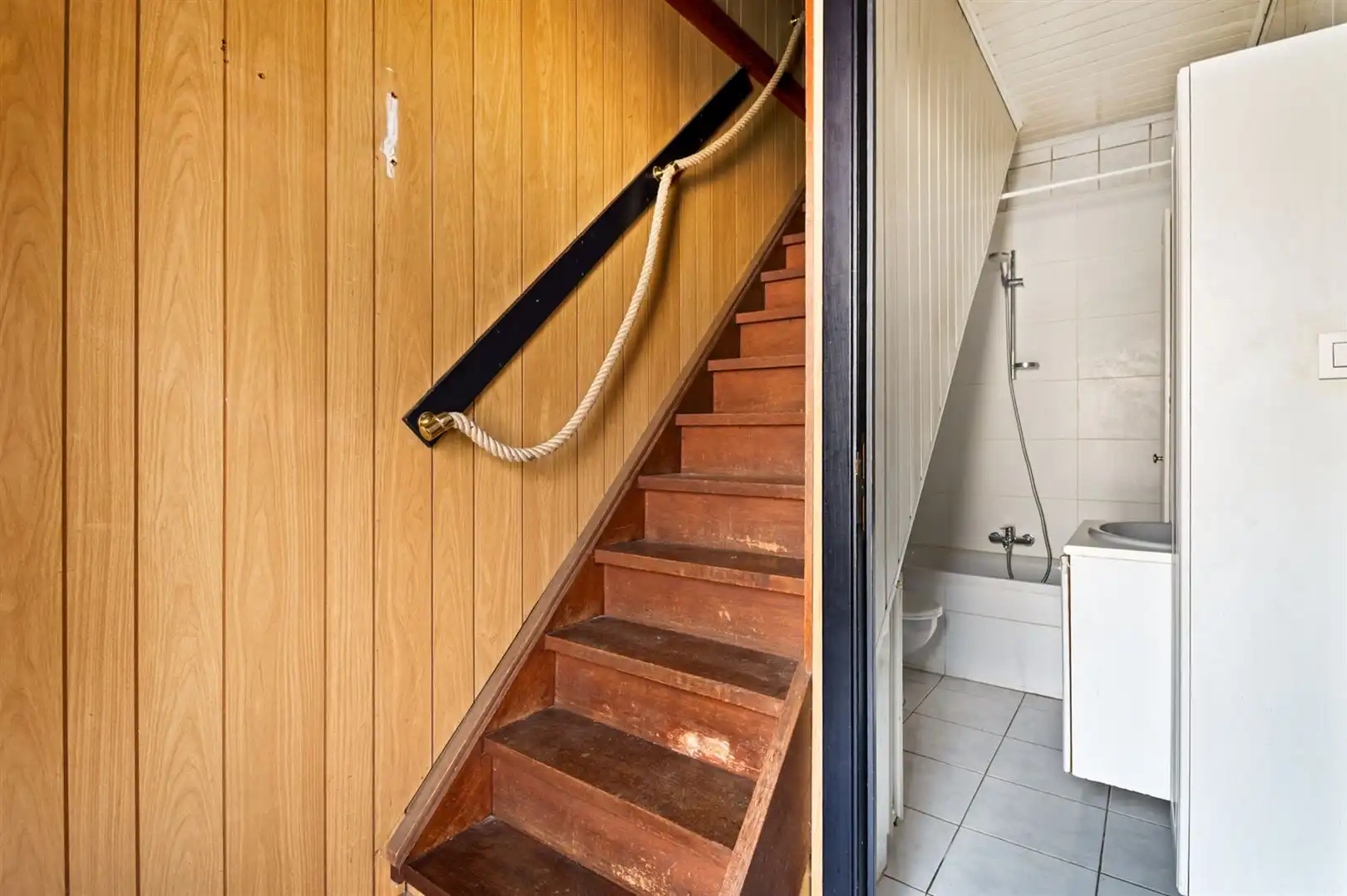 Te renoveren woning met garage in centrum foto 15