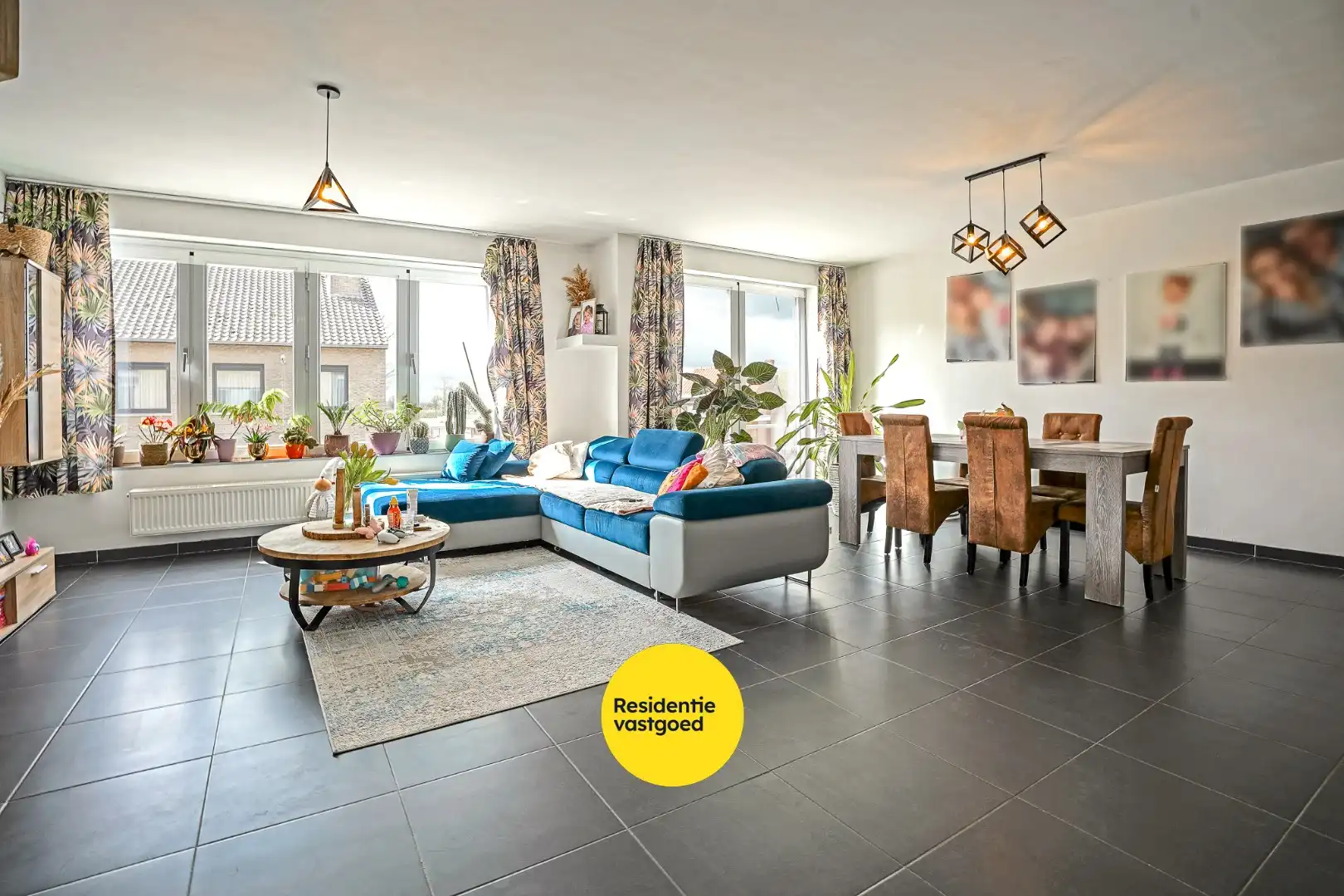 Recent appartement met privatieve tuin (346m²)  en ruim terras (40m²) in het centrum van Woumen! foto 4
