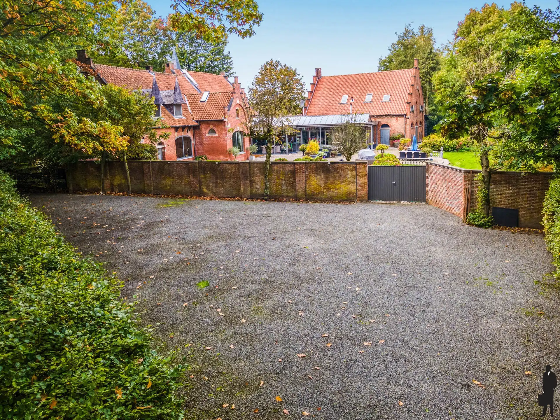 Kasteelhoeve op een landdomein van ca 6ha. foto 16