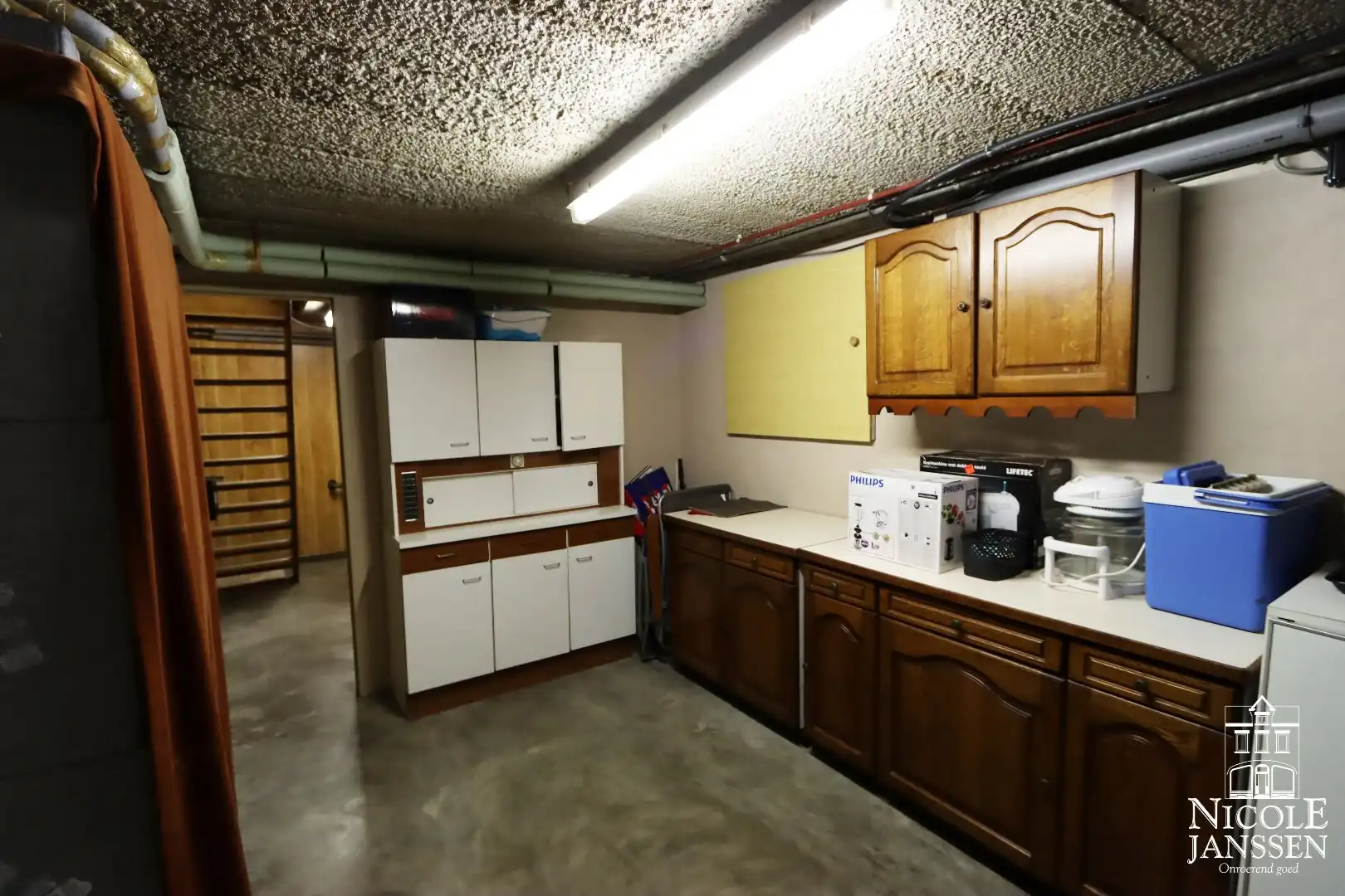 Verzorgde gezinswoning met mooie tuin in Geistingen foto 18