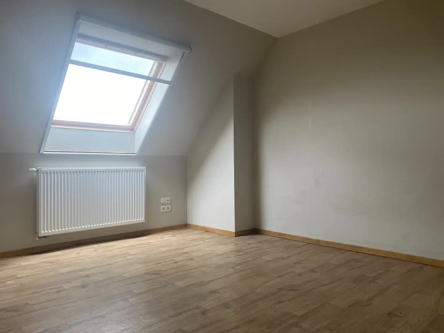 Verzorgd duplex-appartement met 3 slaapkamers en een autostaanplaats foto 7