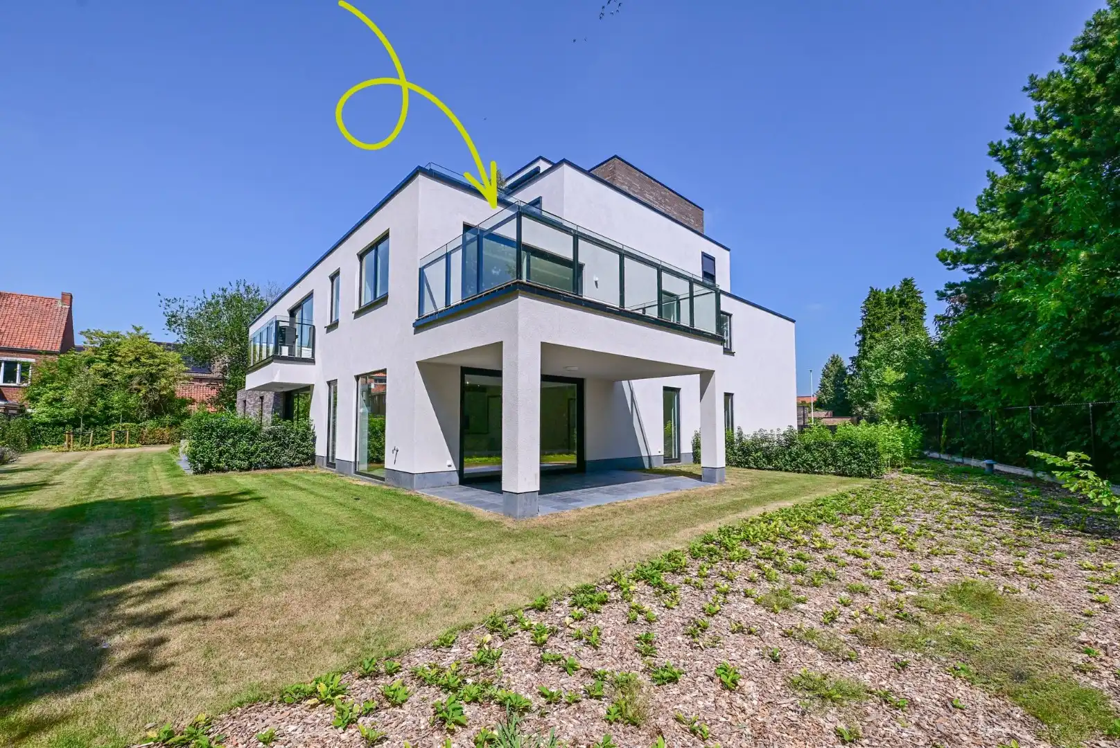 Ruim 2-slpk appartement met 15m2 zuidgericht terras met volle privacy foto {{pictureIndex}}