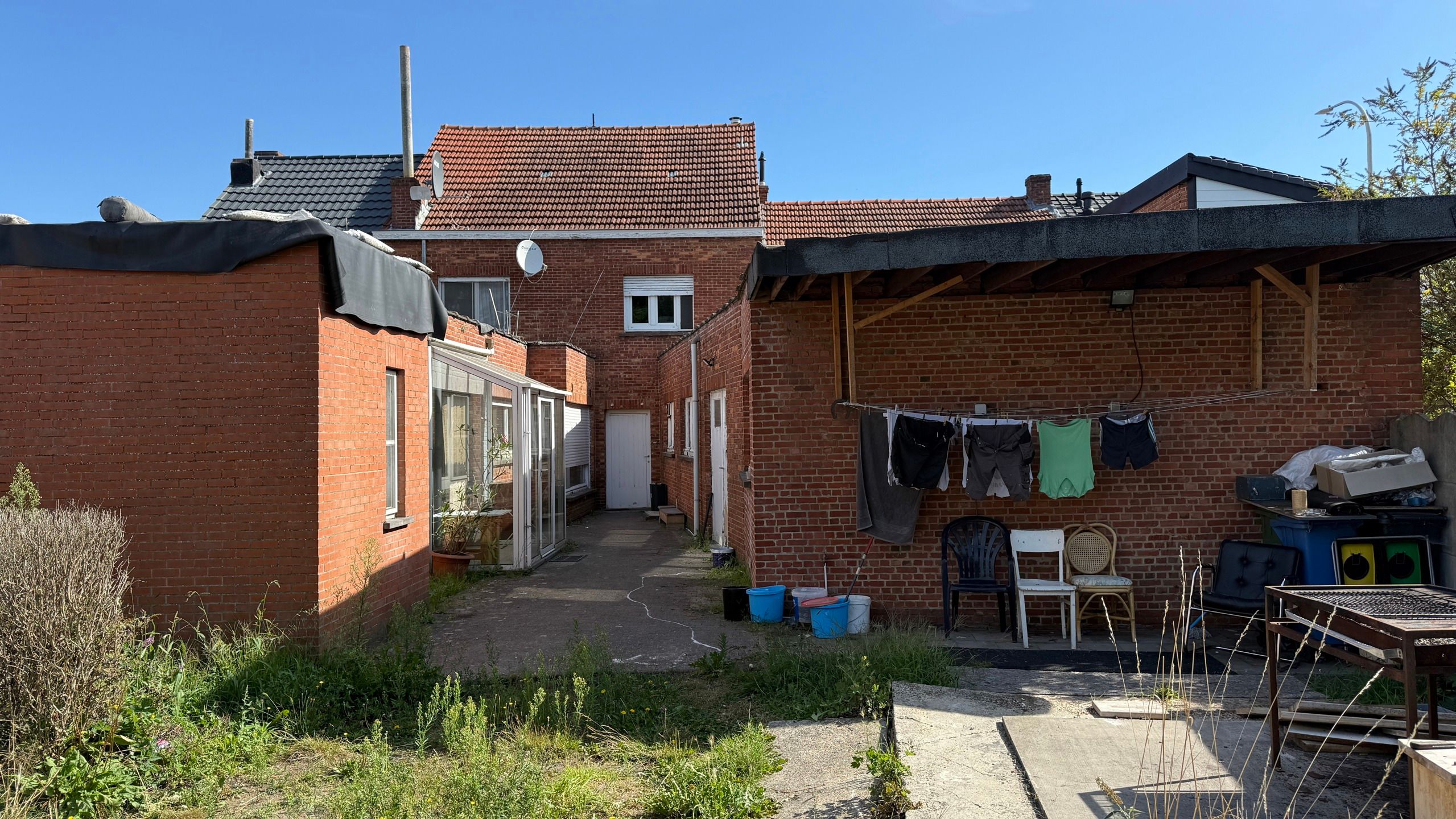 Te renoveren woning (vergunning voor 3 appartementen) foto 17