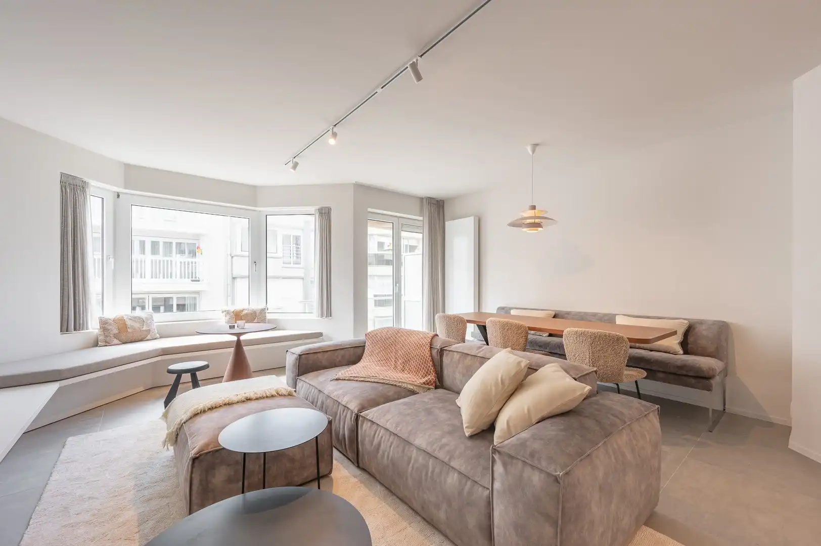 Luxueus gerenoveerd appartement met zijdelings zeezicht, ideaal gelegen nabij het Driehoeksplein. foto 3