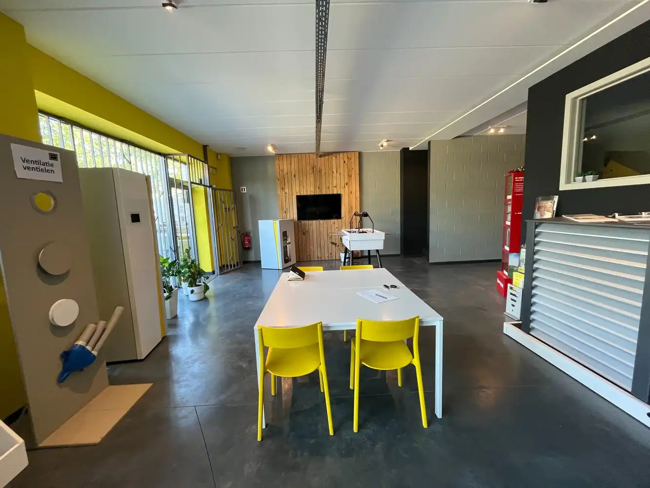 KMO-unit met kantoor foto 18