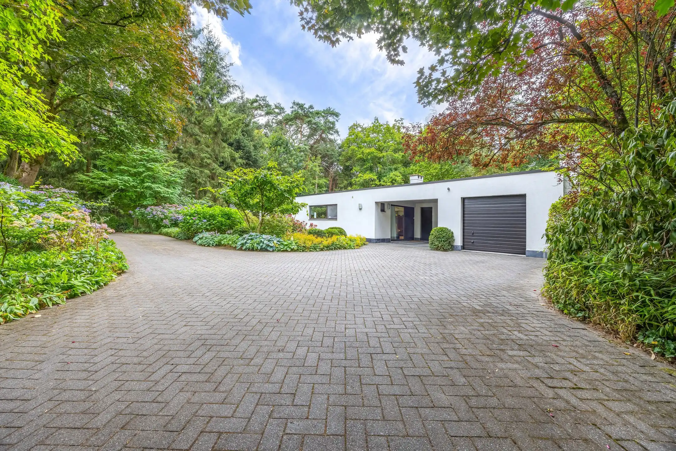 Unieke villa gelegen in een oase van rust foto 2