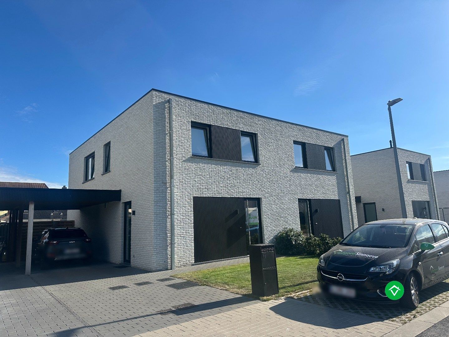 Instapklare halfopen nieuwbouwwoning te huur in Eernegem foto {{pictureIndex}}