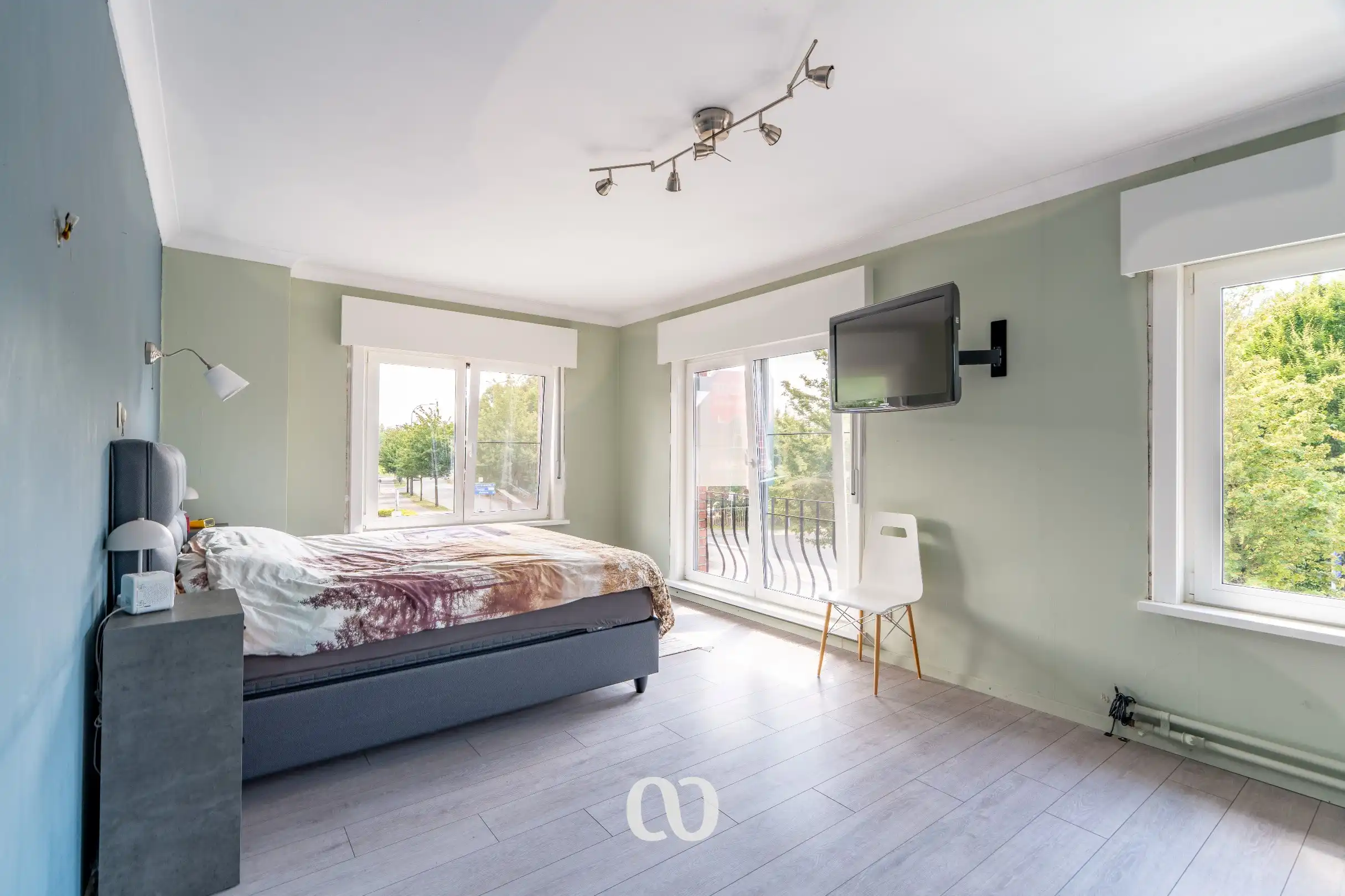 Ruime gerenoveerde woning met 4 slaapkamers in centrum Eine foto 10