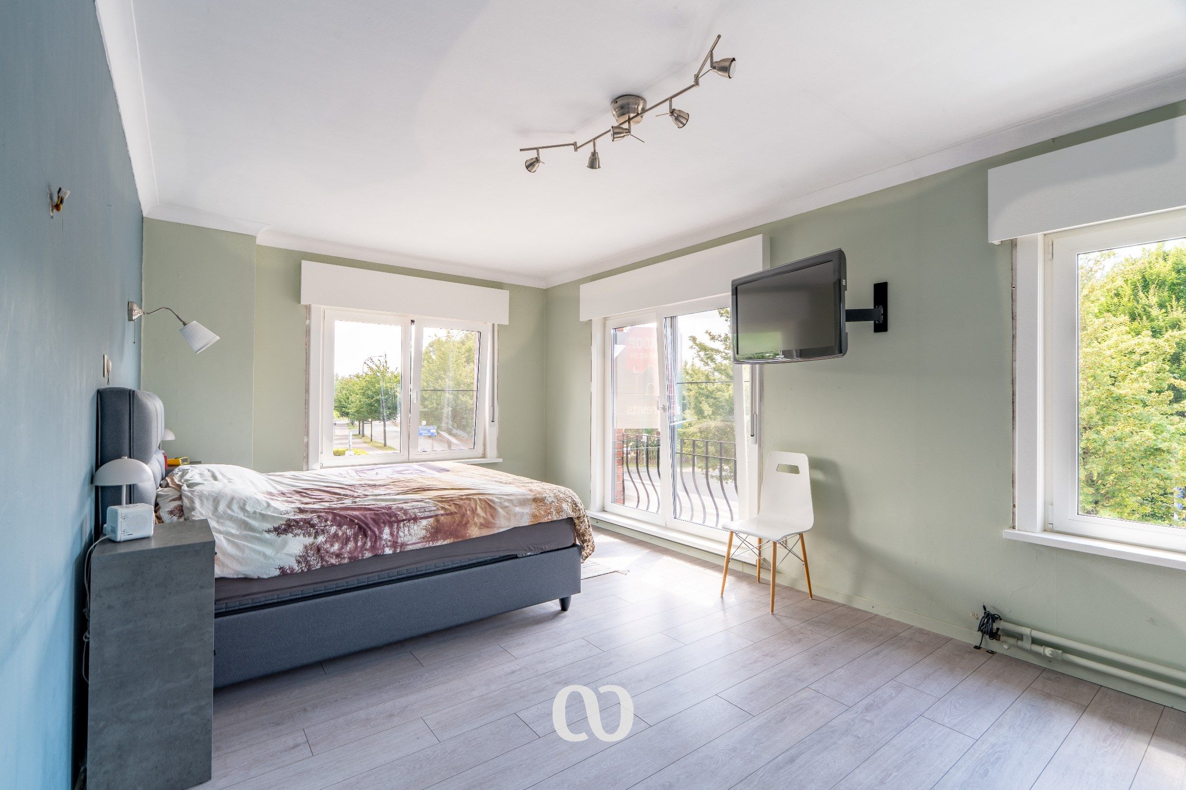 Ruime gerenoveerde woning met 4 slaapkamers in centrum Eine foto 9