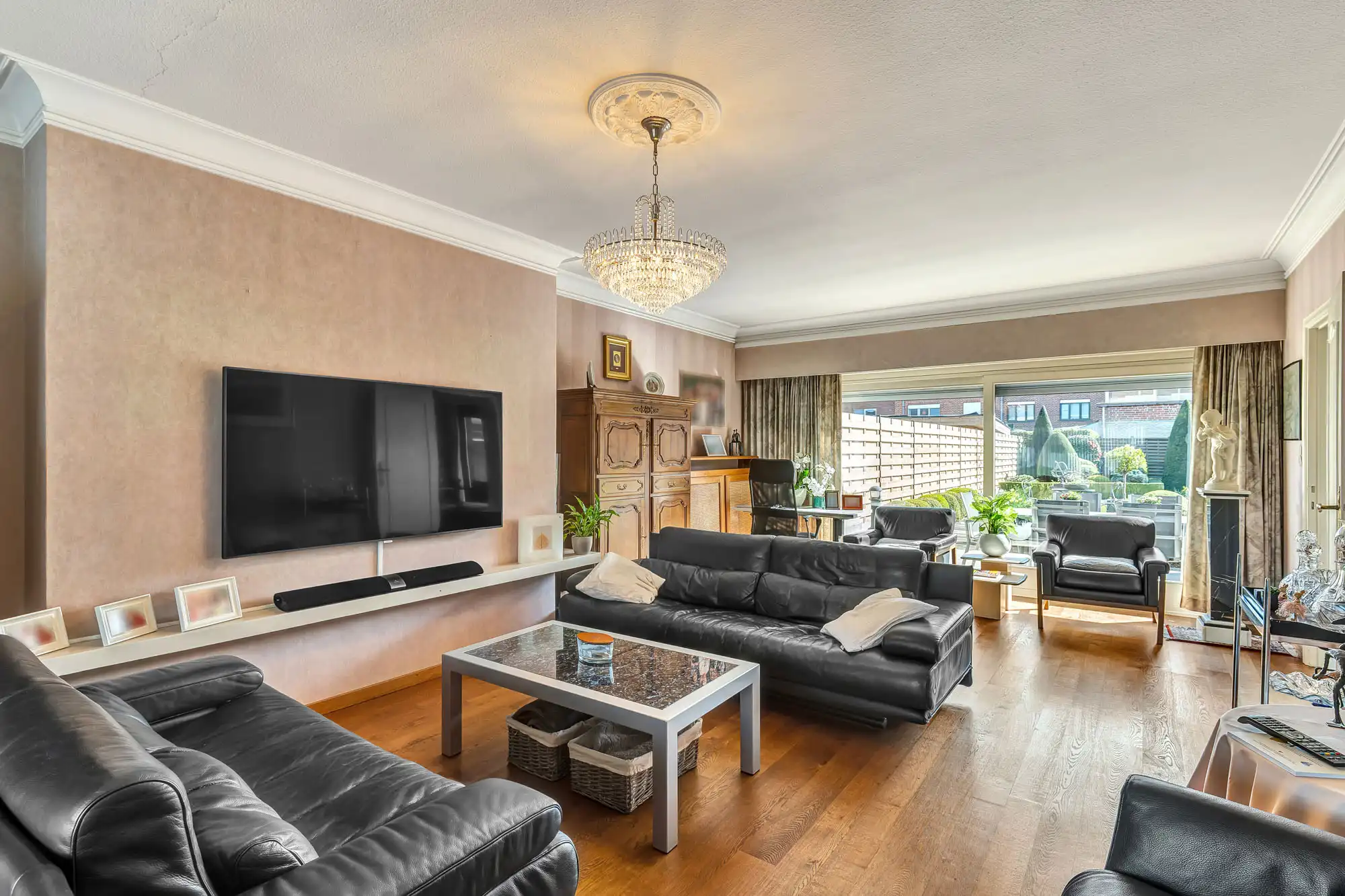 Gezellige woning met grote tuin in Deinze foto 3