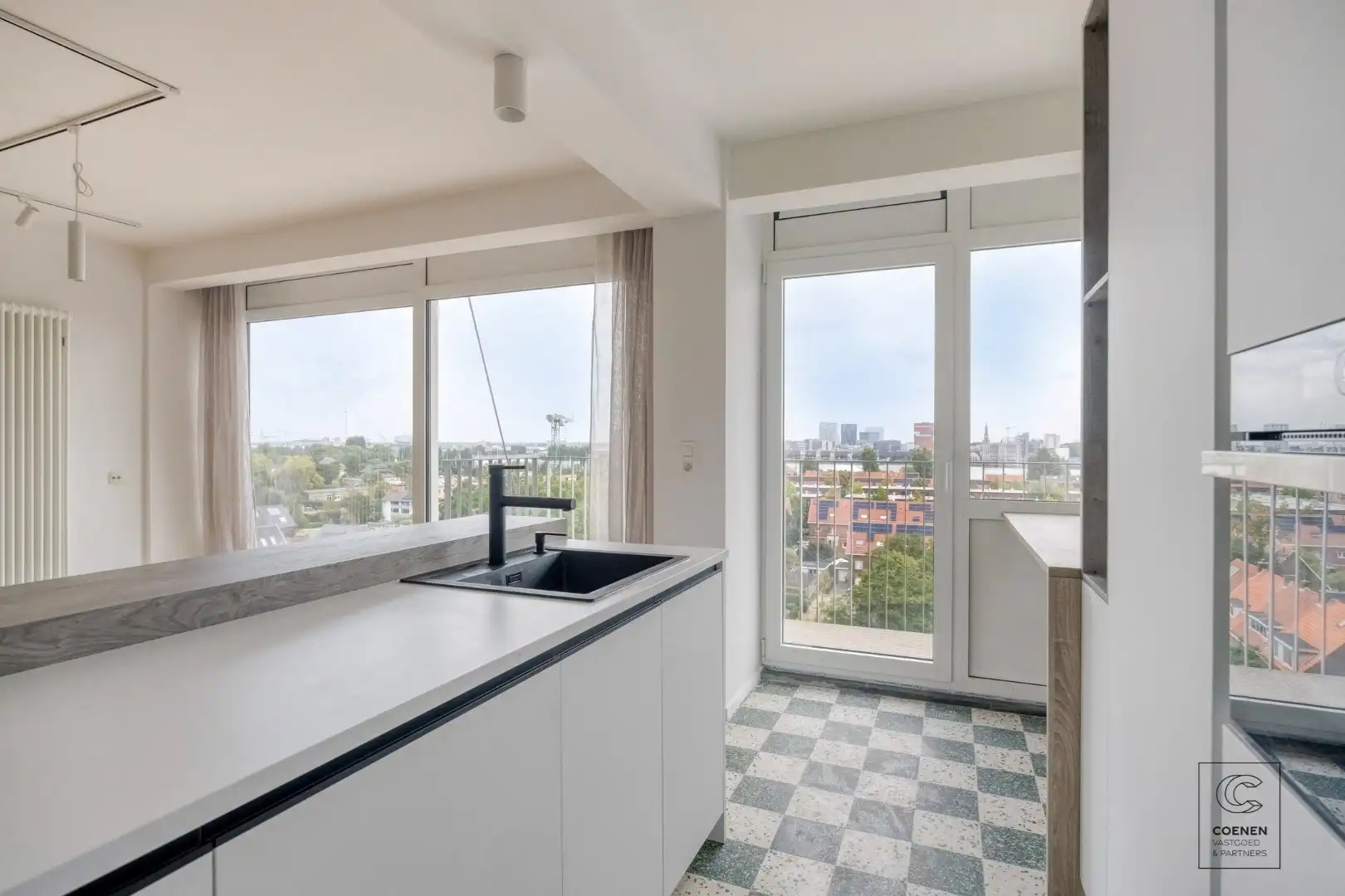 Volledig gerenoveerd appartement op toplocatie te Linkeroever  foto 6