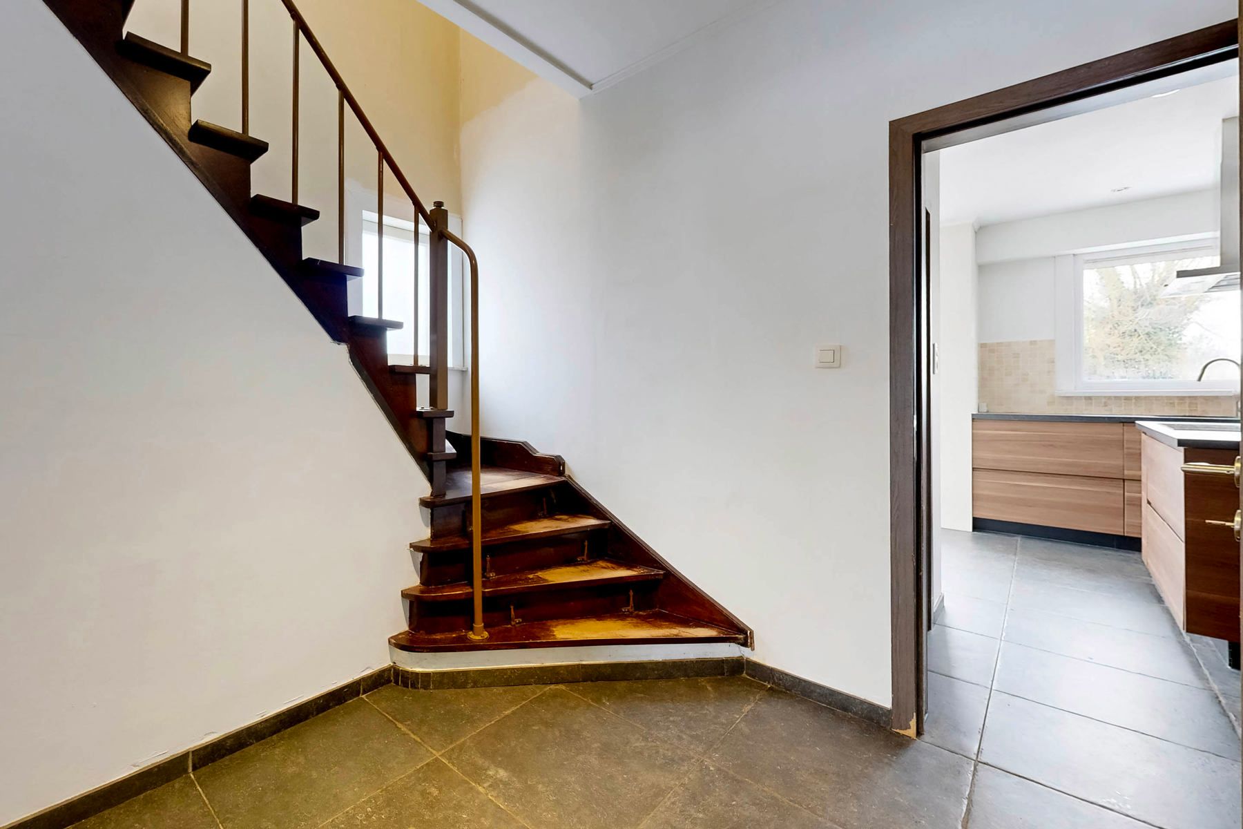 Halfopen bebouwing met 3 slaapkamers, garage en tuin foto 11