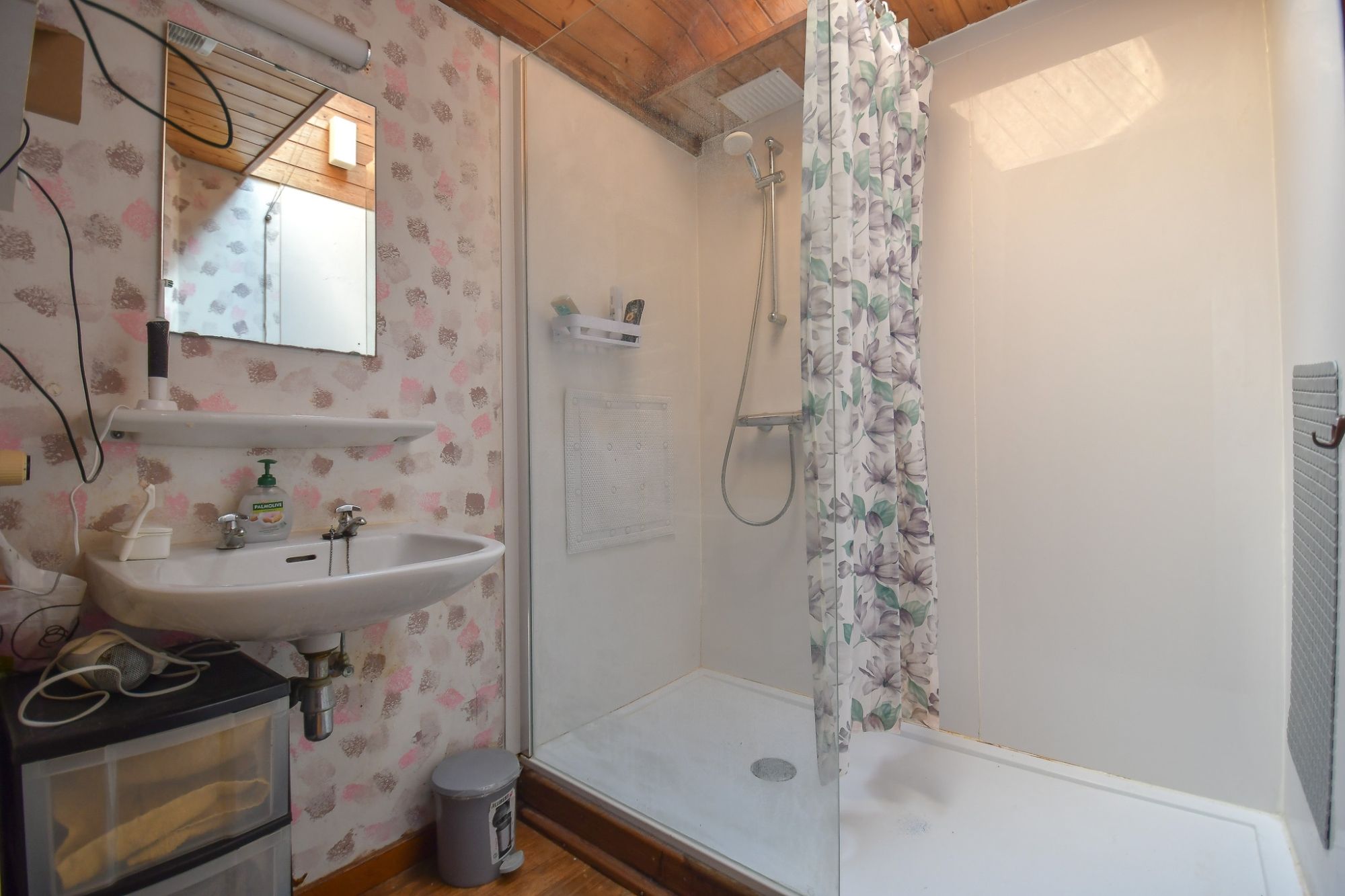 Ruime lichtrijke hoekwoning met 4 slpk en stadskoer foto 10