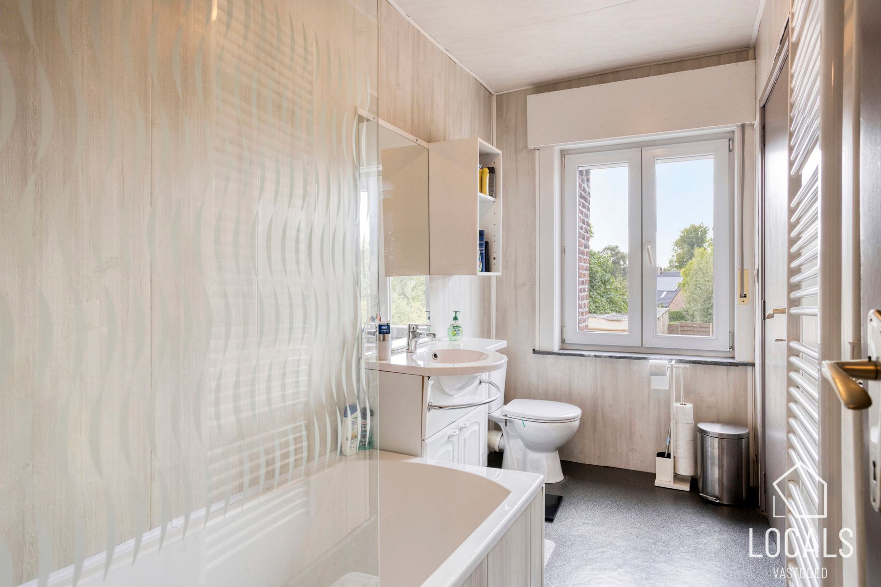 INSTAPKLARE WONING MET 4 SLAAPKAMERS  + TUIN EN GARAGE foto 15