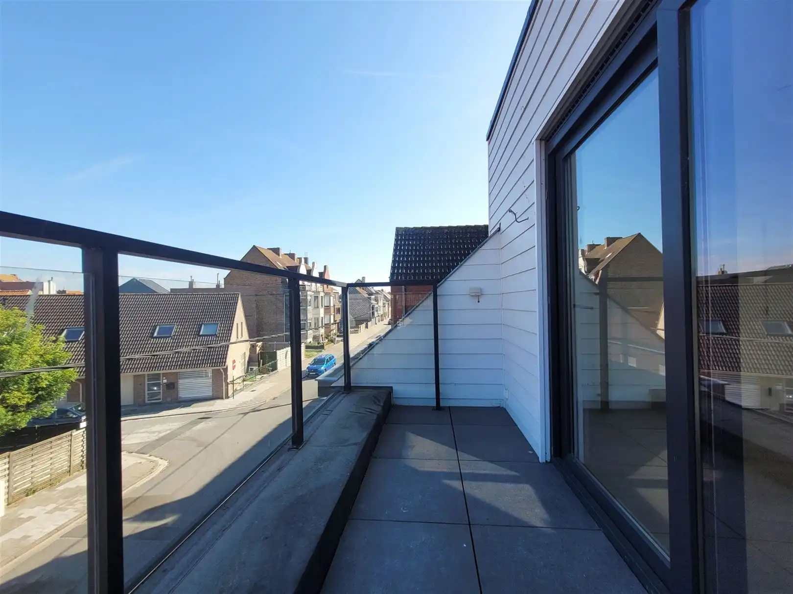 Ongemeubeld appartement met 1 slaapkamer foto 2