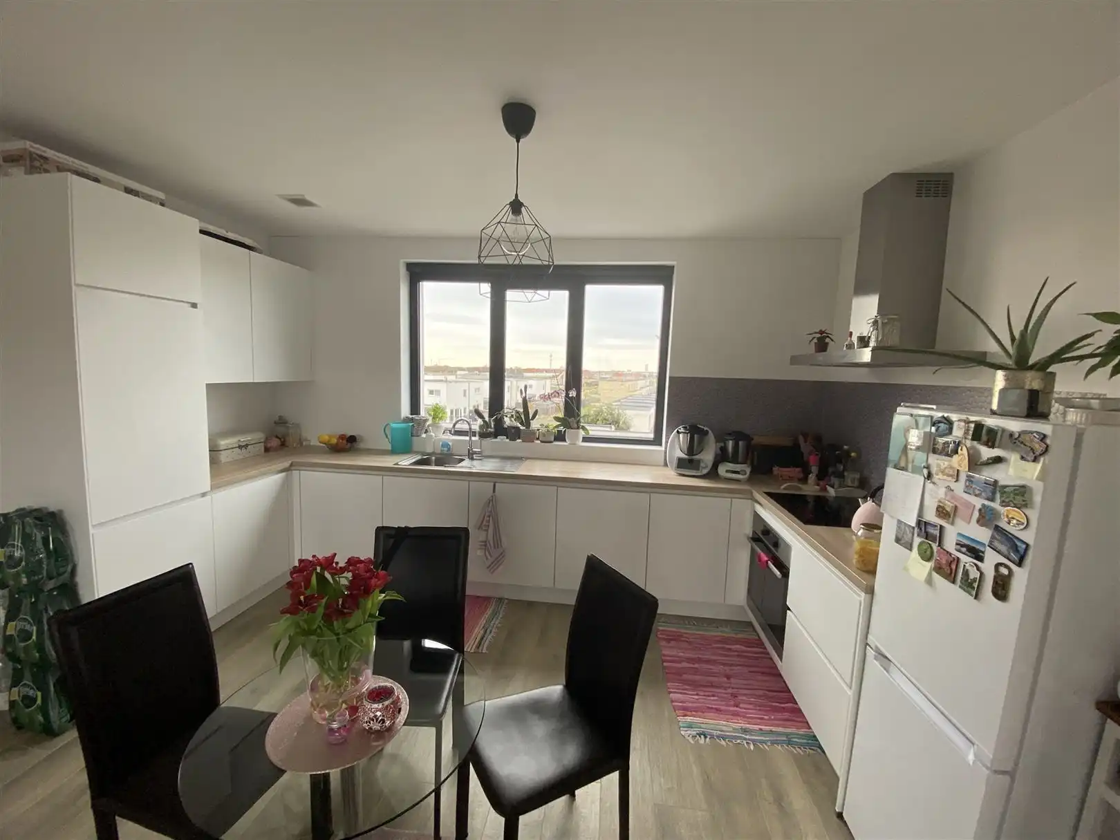 Ongemeubeld appartement met 1 slaapkamer foto 2