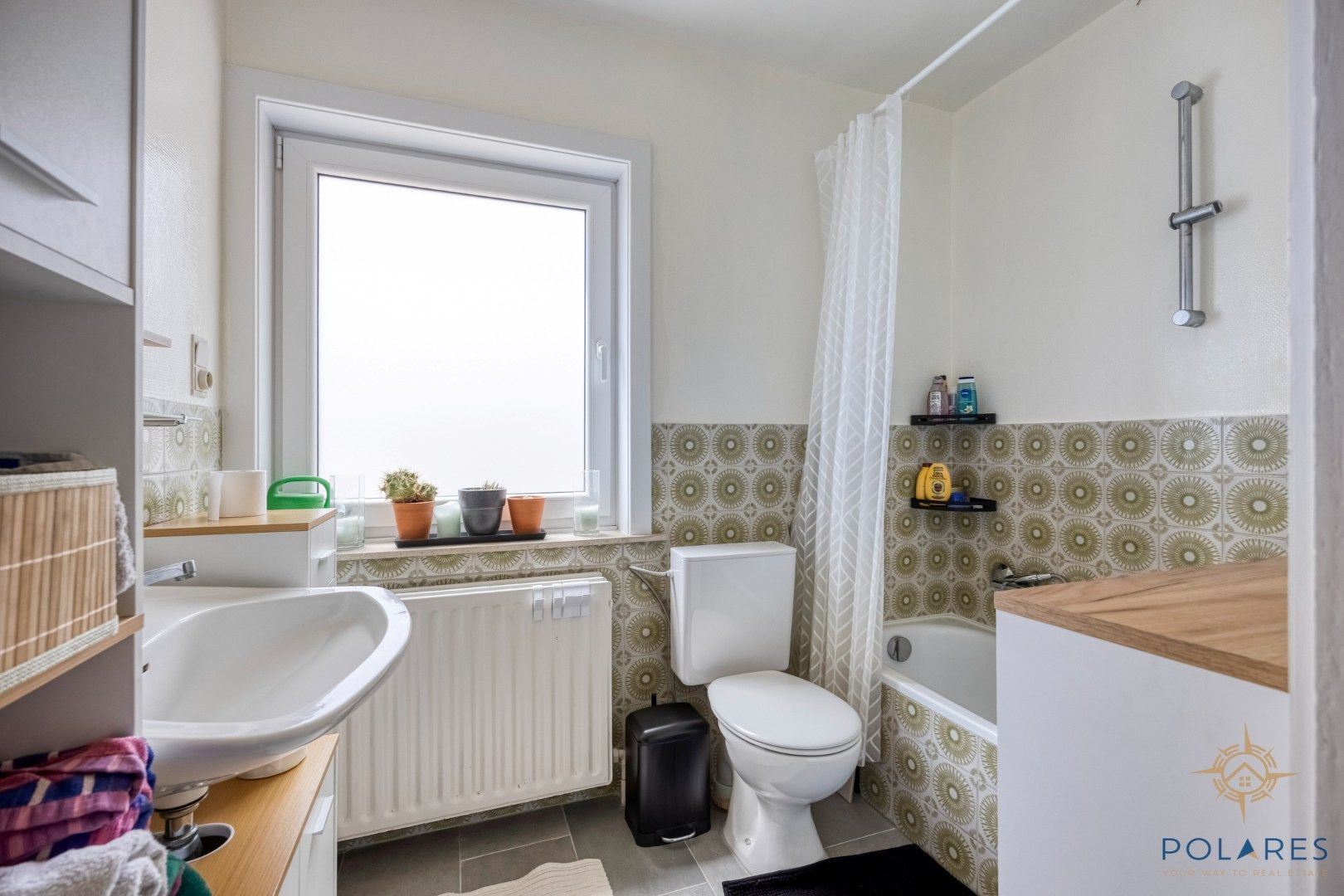 Instapklare rijwoning met garage foto 14