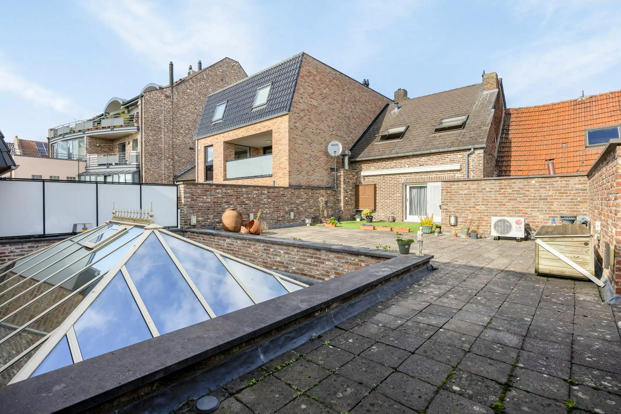 Uniek stadspand met dakterras in centrum Maaseik foto 18