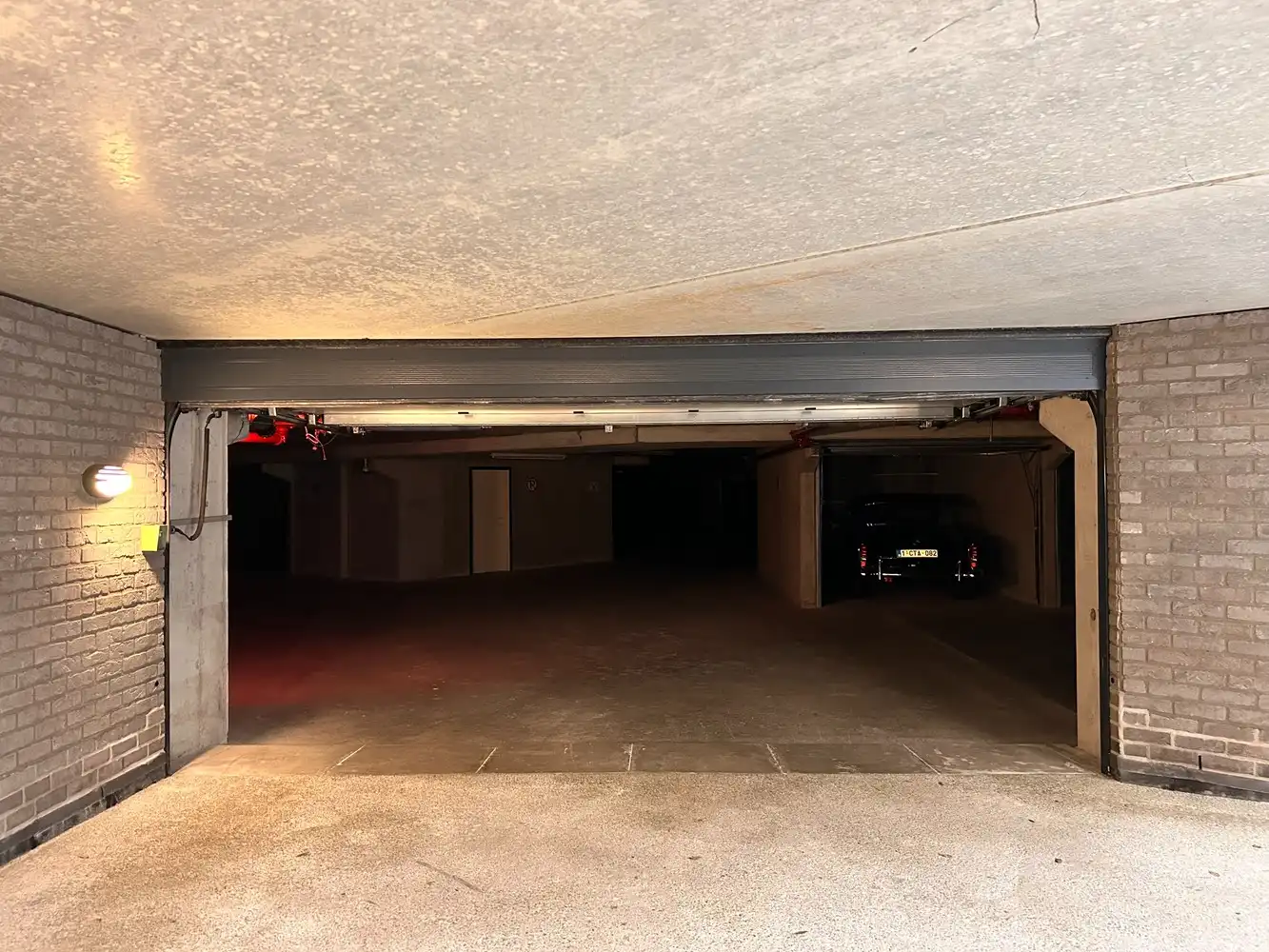 Ruime garagebox in het Zoute foto 3