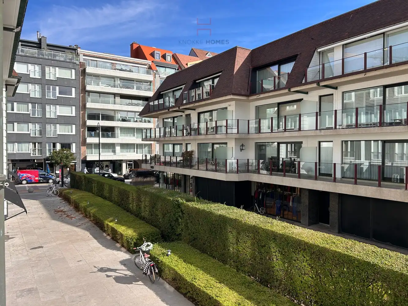 Charmante studio op enkele passen van de Zeedijk in het Zoute, inclusief ondergrondse parking. foto 6