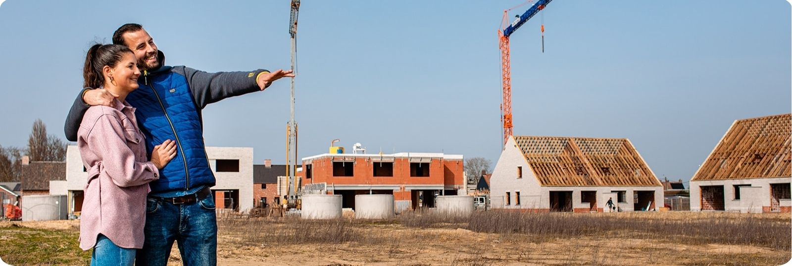 Nieuwe bouwgronden voor open bebouwing dicht bij het centrum foto {{pictureIndex}}