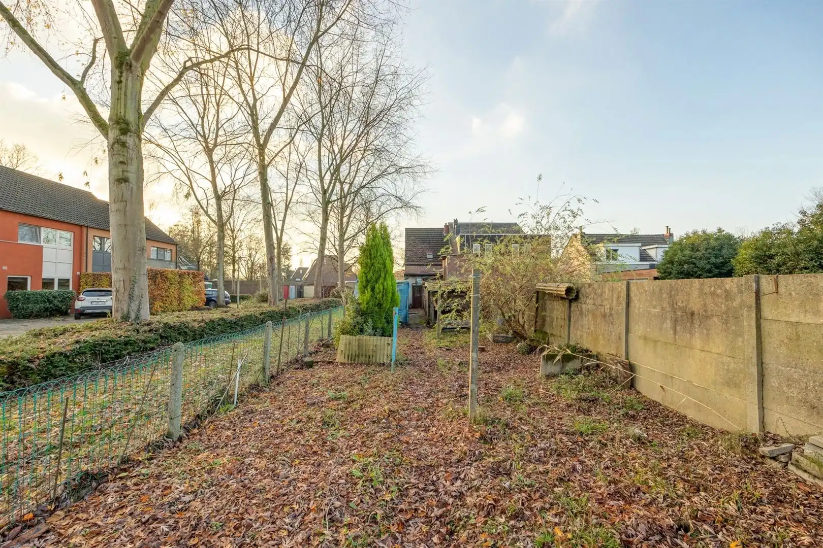 Half open bouwgrond in natuuromgeving foto 2