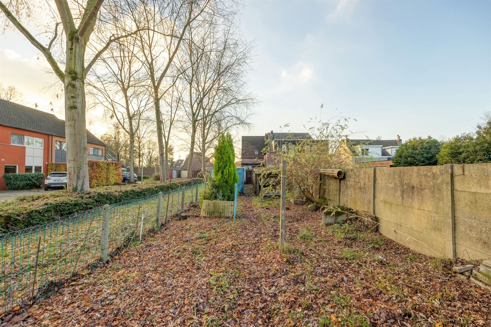 Half open bouwgrond in natuuromgeving foto 2