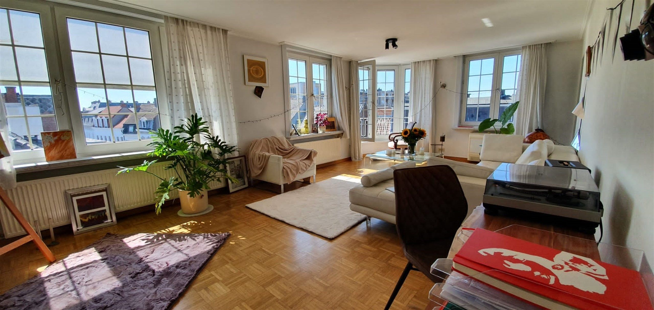 Bijzonder leuk 1 slaapkamer-appartement met dakterras foto 4