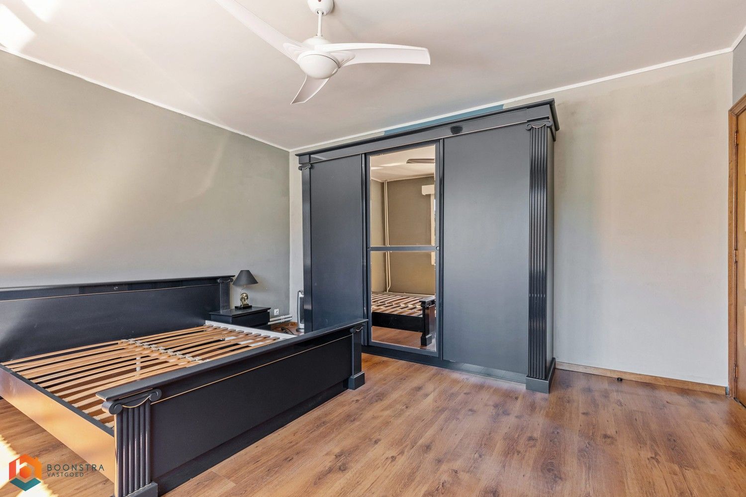 Ruime woning met handelsruimte en grote garage / werkplaats foto 19