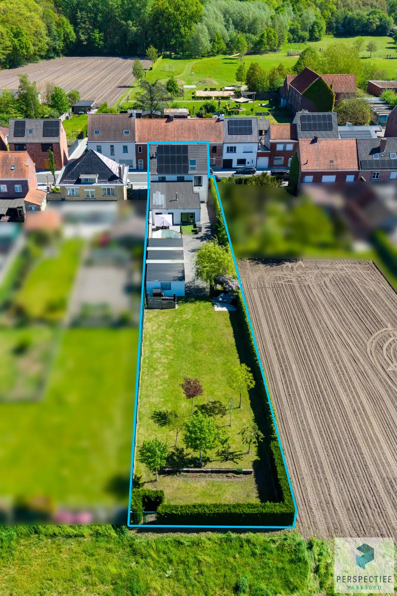 Ruime, instapklare woning met 4 slaapkamers, garage en magazijn op 970 m² foto 30