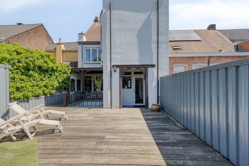 Uniek, karaktervol herenhuis met 5 slaapkamers én aparte garage in hartje Temse TE KOOP! foto 14