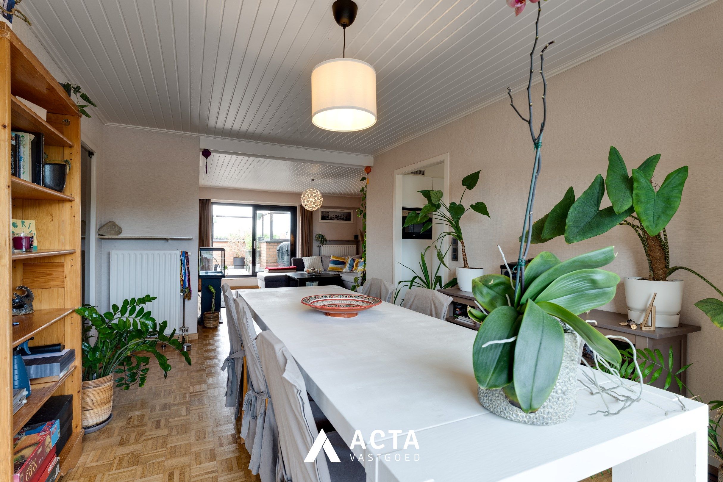 Instapklaar dakappartement met twee terrassen en parkzicht foto 3