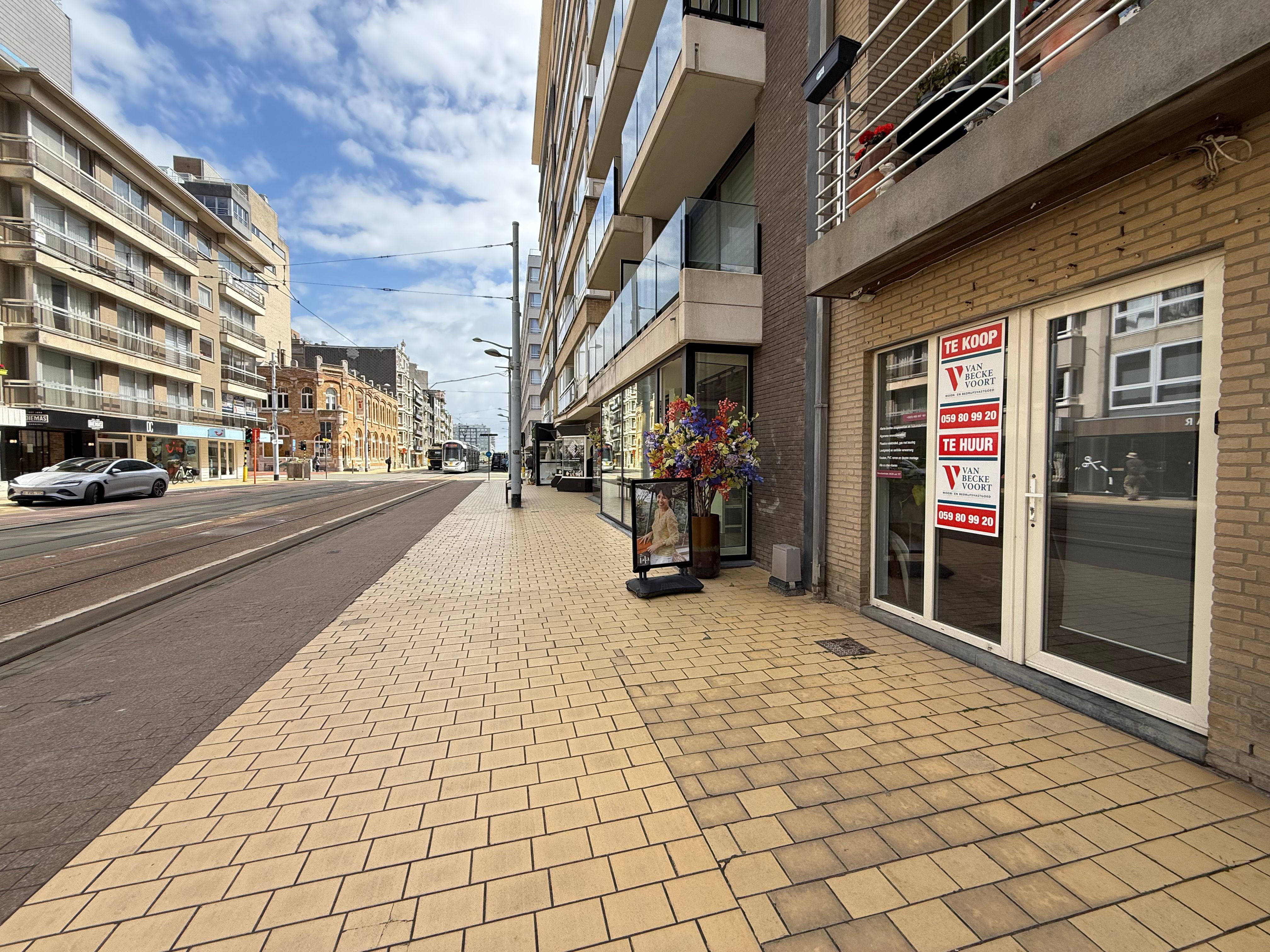 Handelsgelijkvloers 69m² foto 2