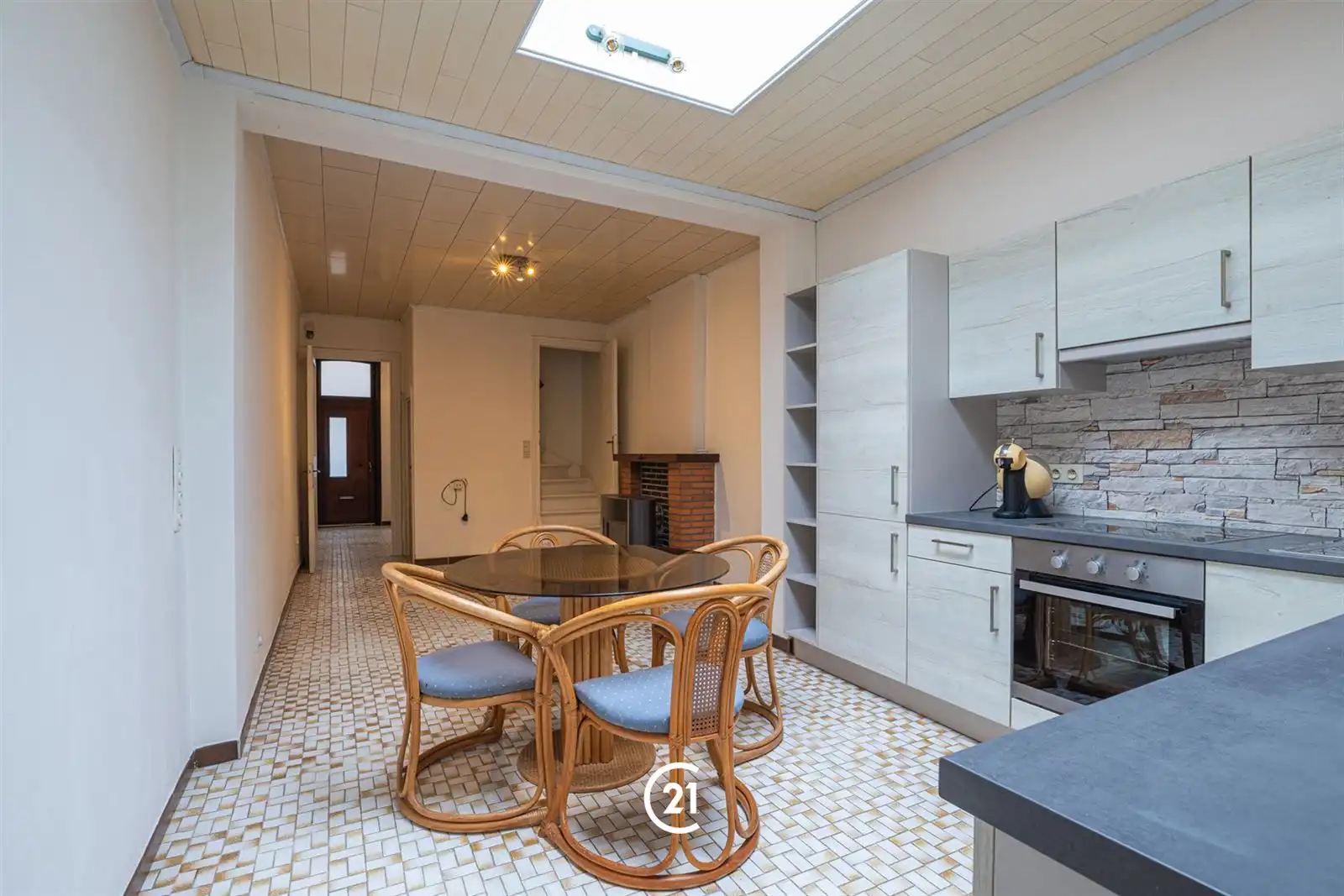Instapklare woning in het centrum van Zottegem! foto 4