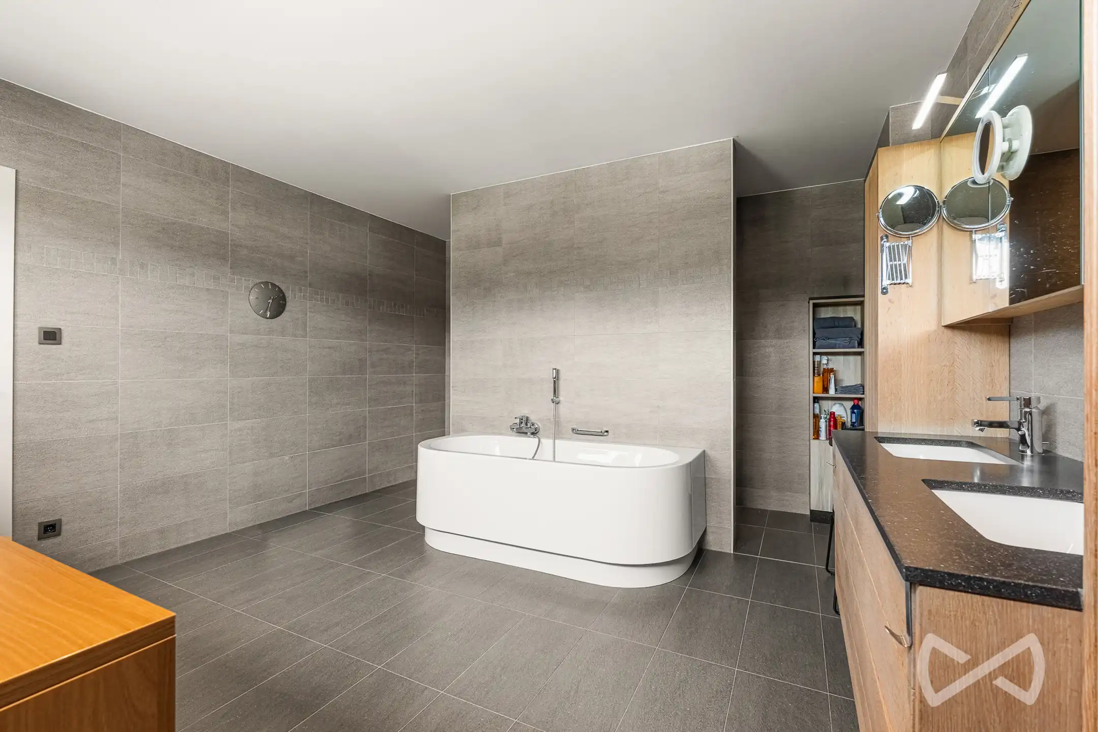 TE KOOP | Ruime instapklare woning op 20 are in Paal foto 24