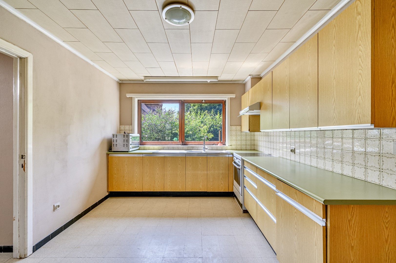 Te renoveren villa met idyllisch zicht op akker en boomgaard met INSTELPRIJS foto 6