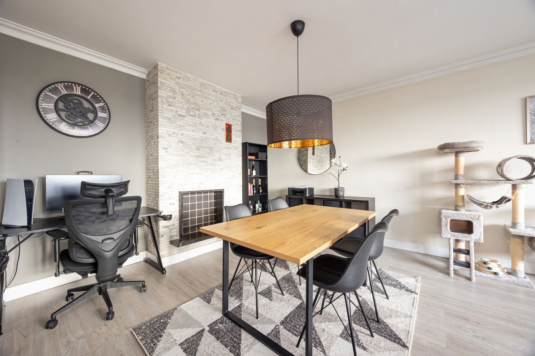 Verzorgd appartement met 3 slaapkamers vlakbij Rivierenhof! foto 3